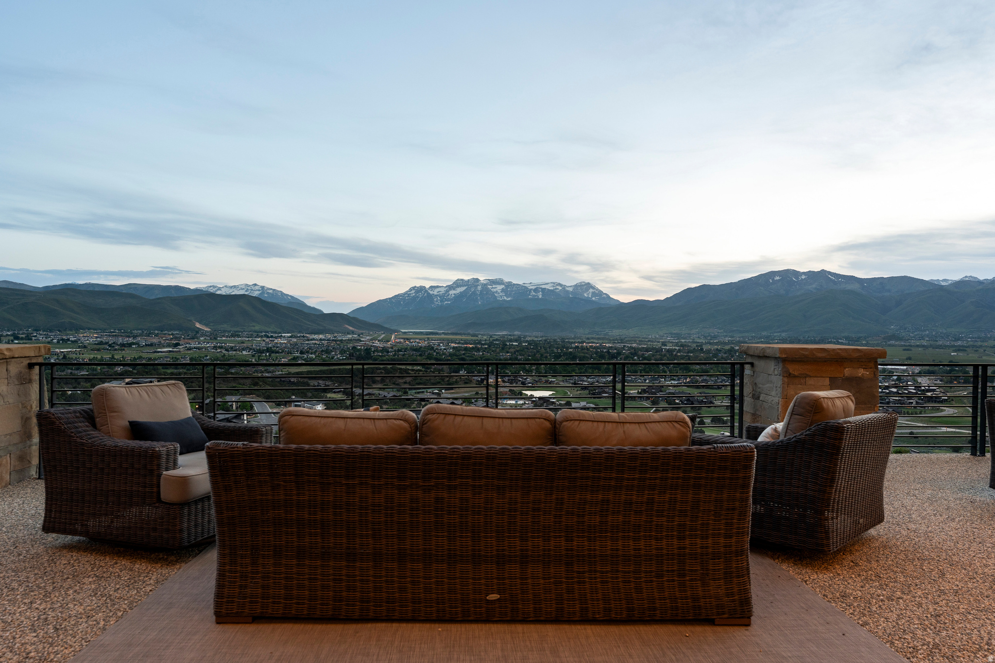 831 N EXPLORER PEAK DR