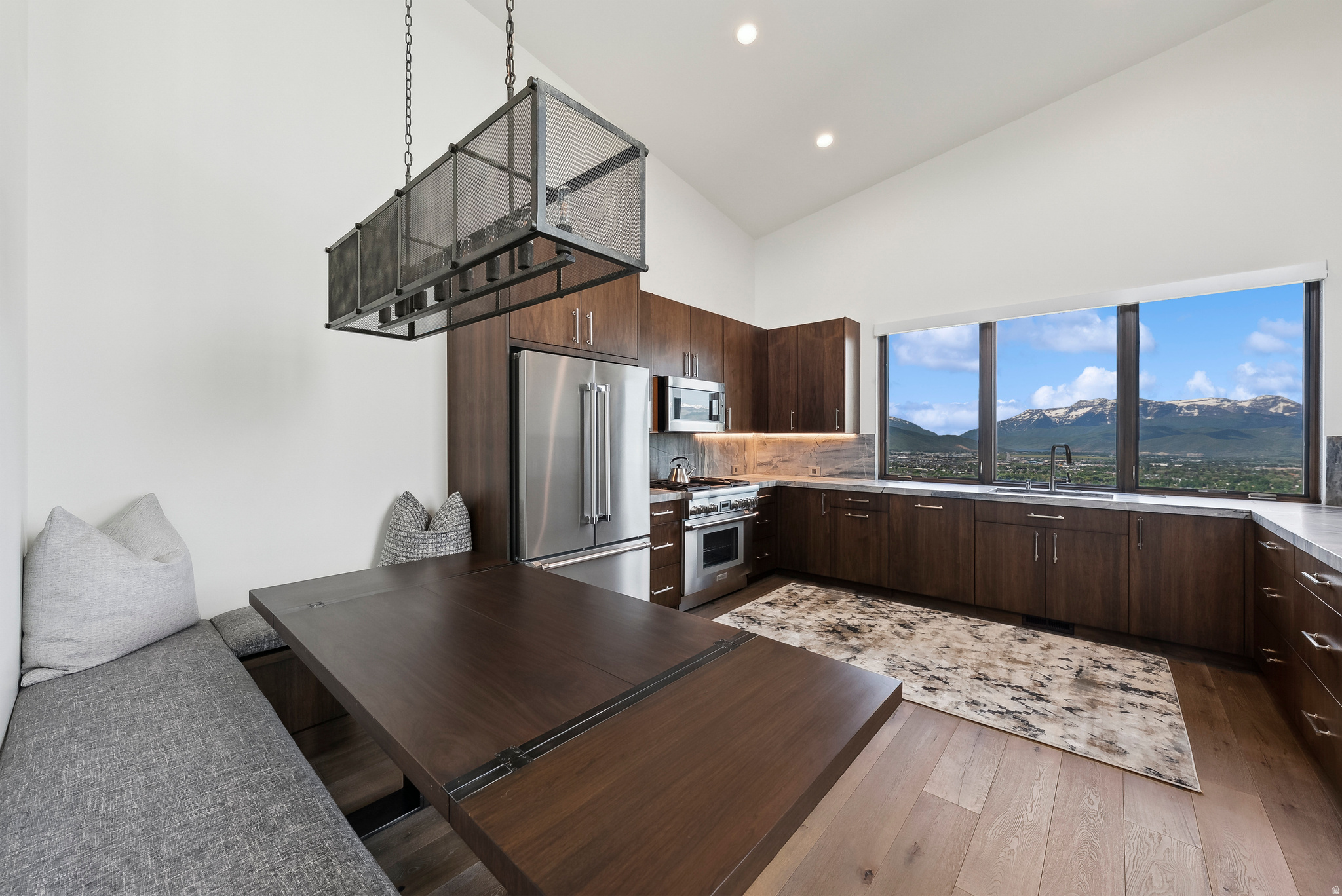 831 N EXPLORER PEAK DR