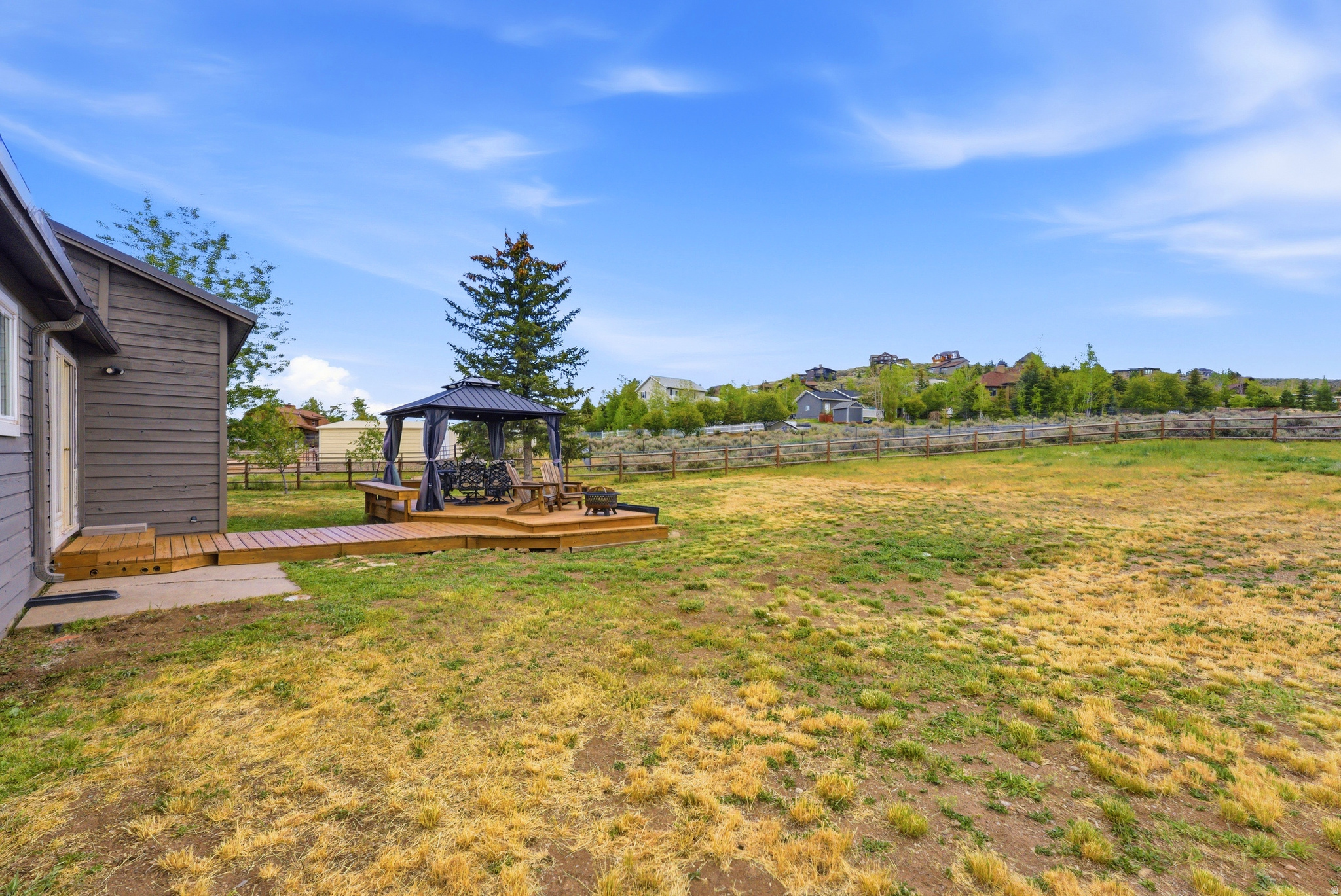 530 E HIGHLAND DR
