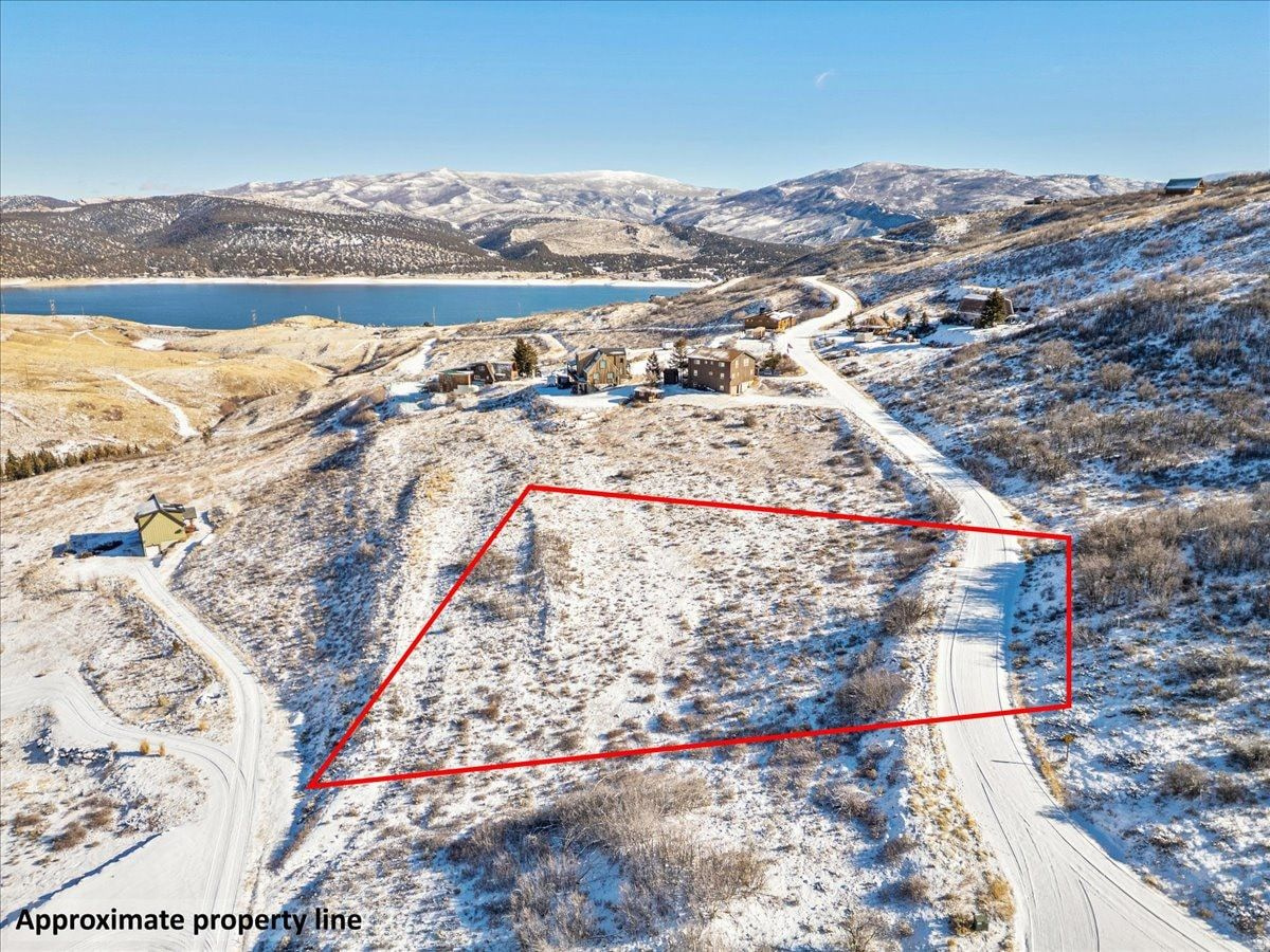 403 E HOLLOW DR Unit: 7