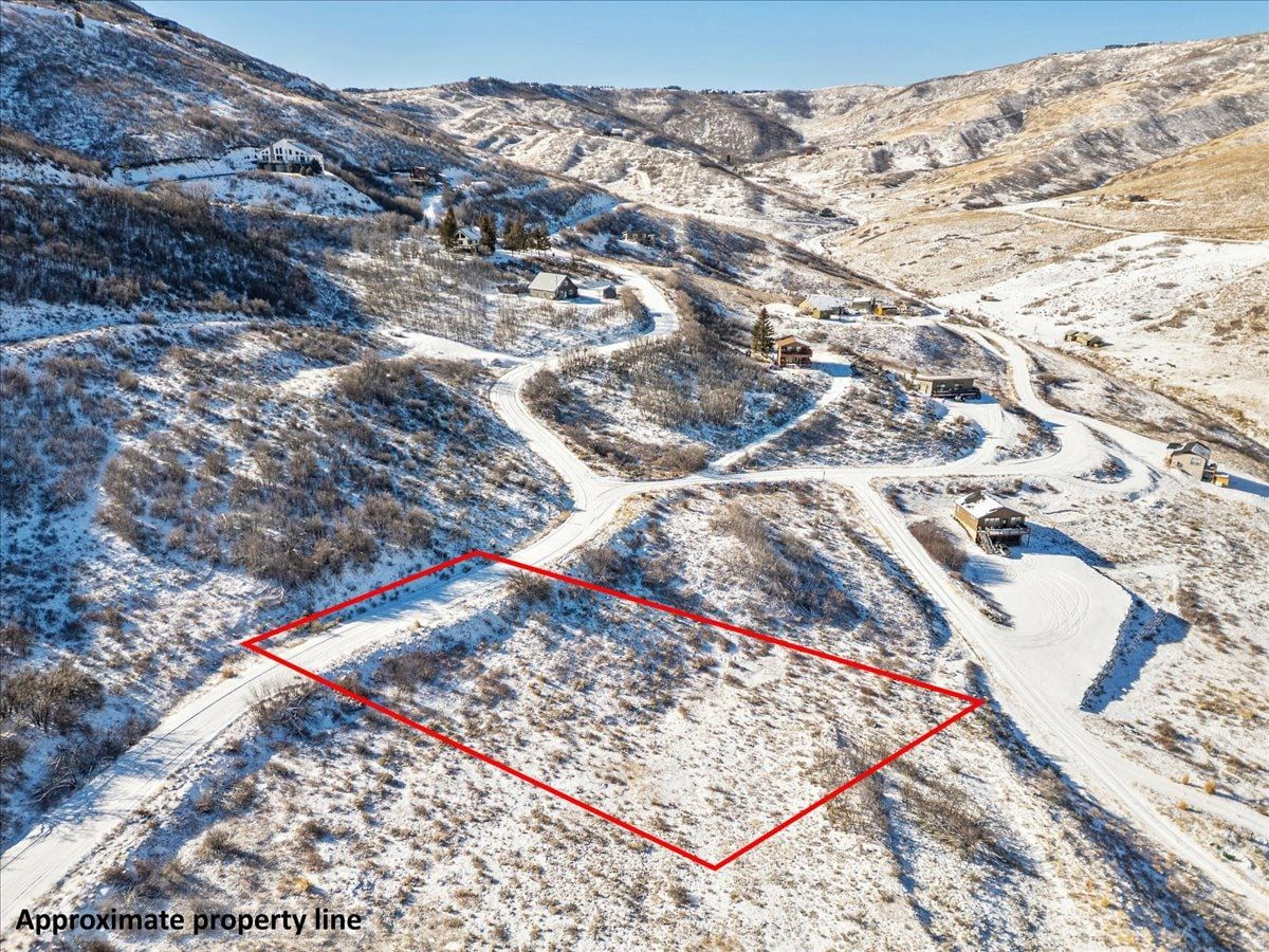 403 E HOLLOW DR Unit: 7