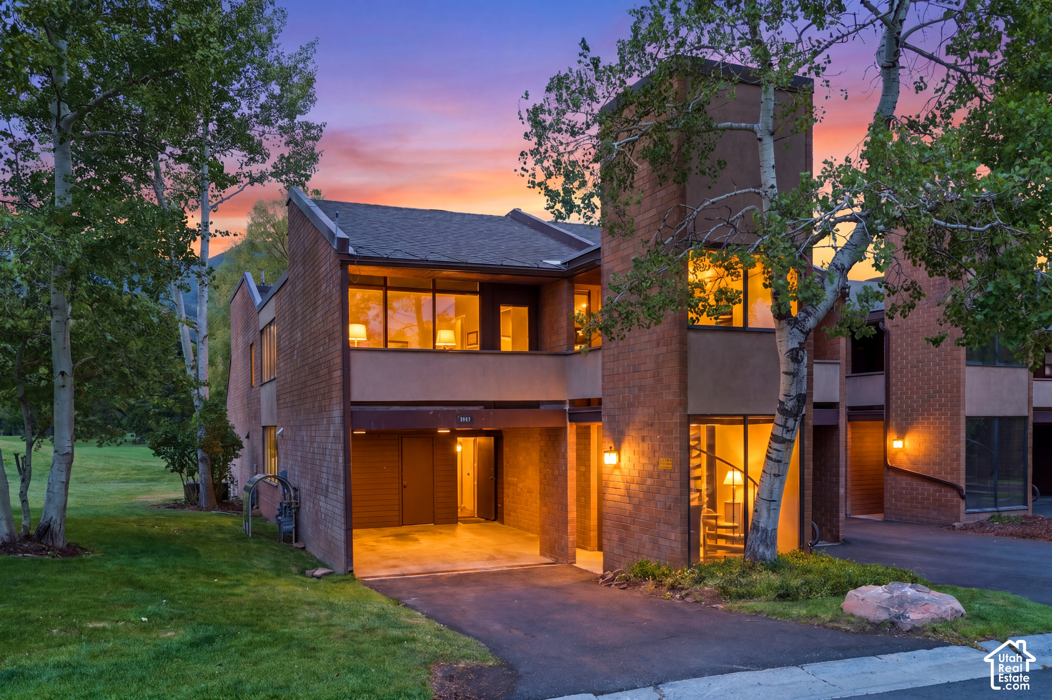 1781 CAPTAIN MOLLY DR