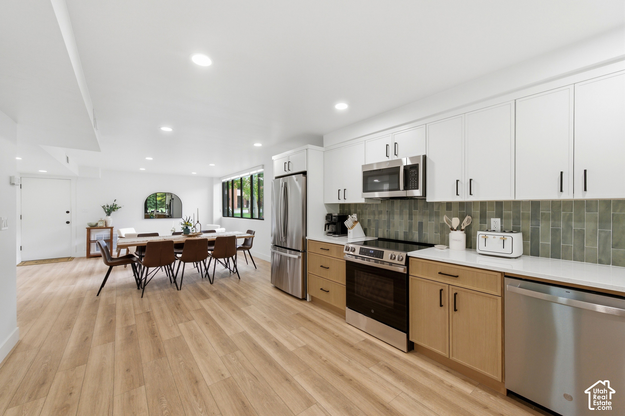 1781 CAPTAIN MOLLY DR