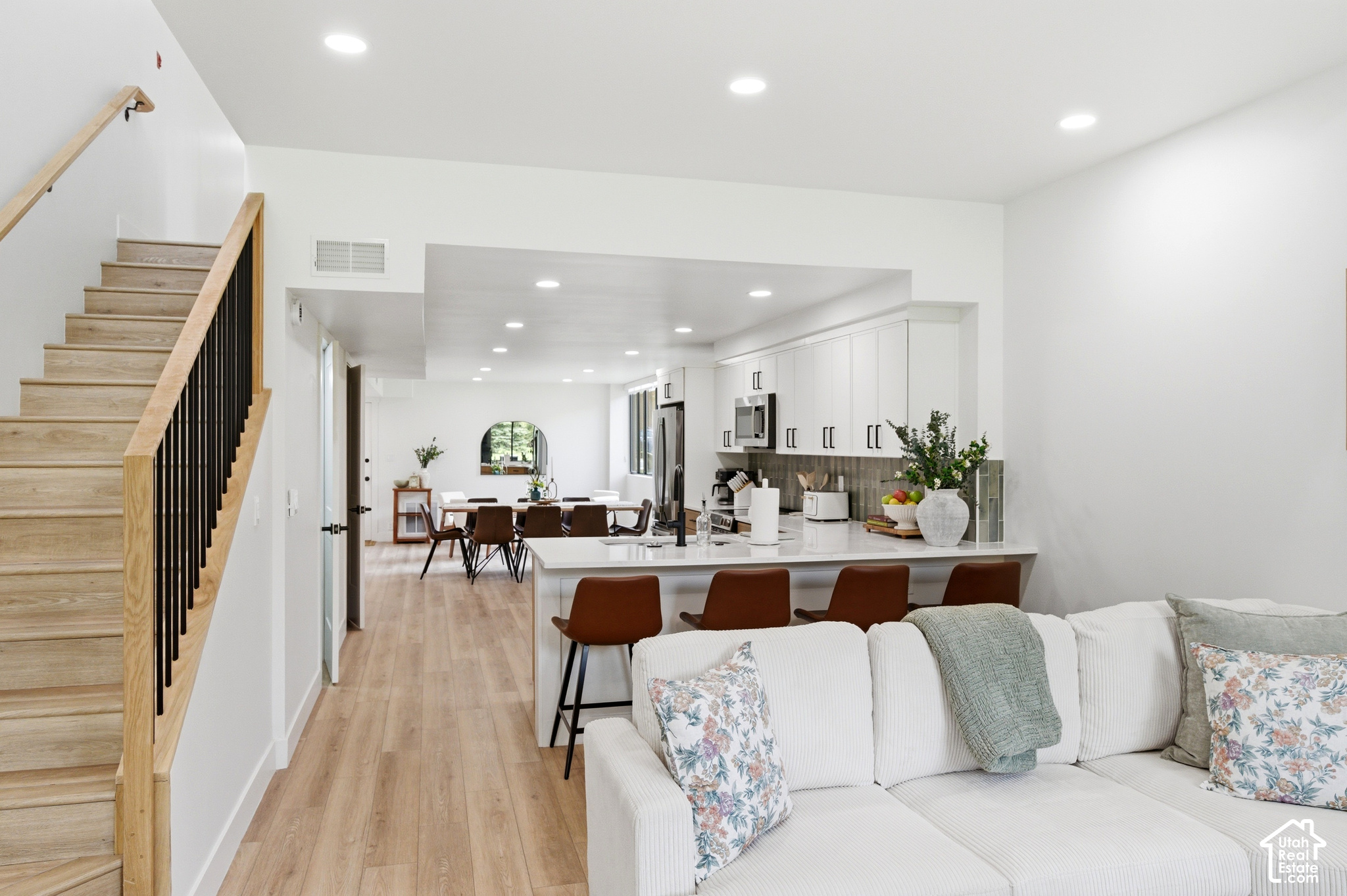 1781 CAPTAIN MOLLY DR