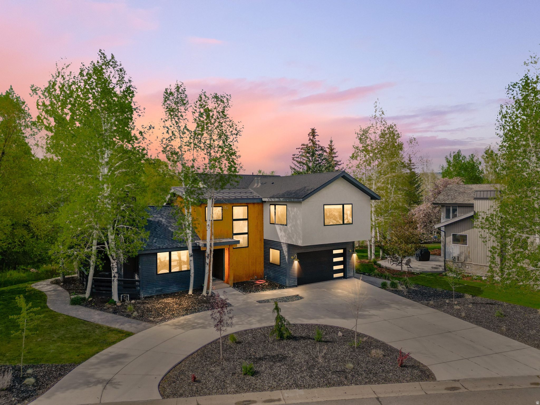 1702 CREEK SIDE LN
