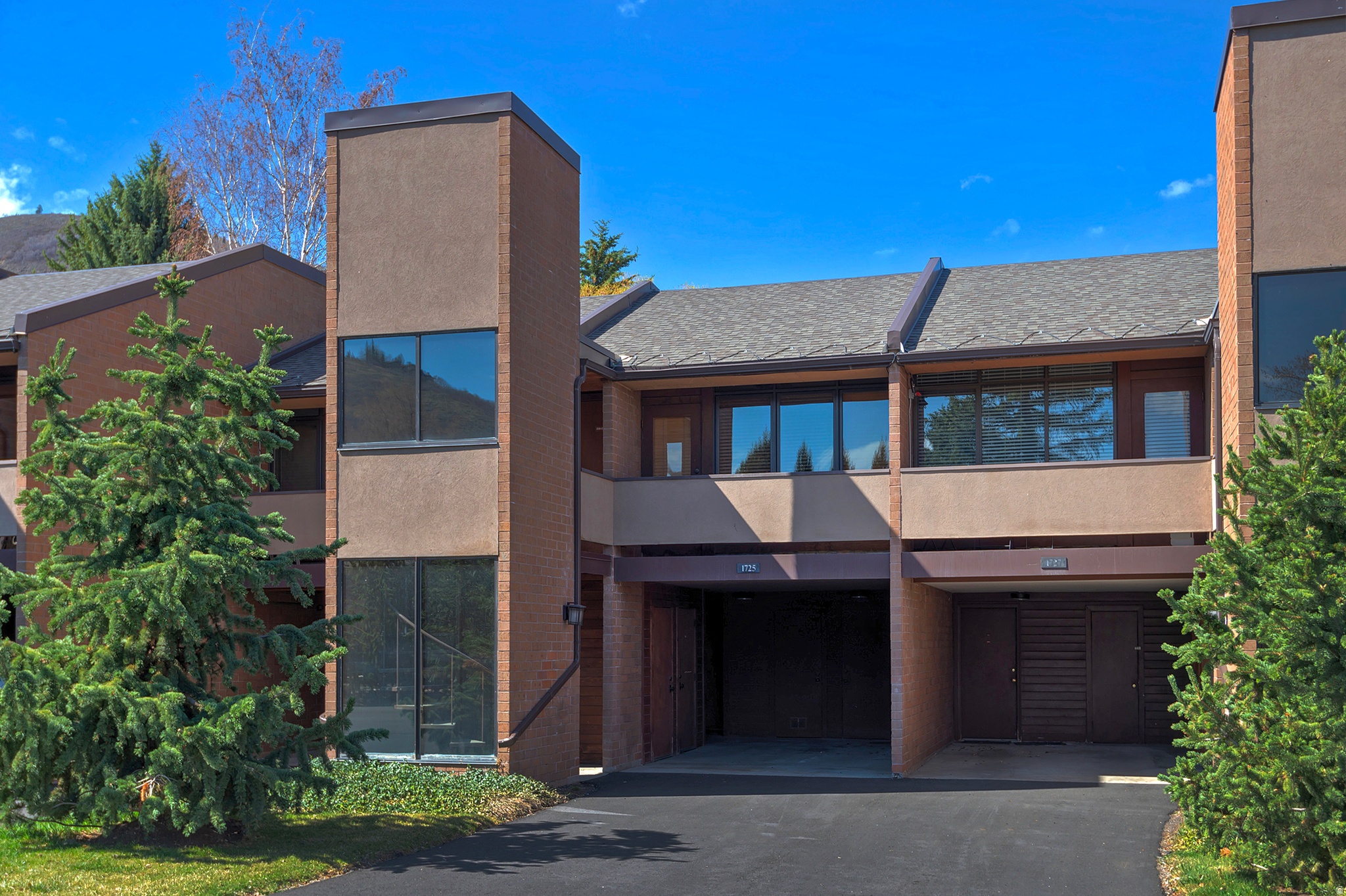 1725 CAPTAIN MOLLY DR