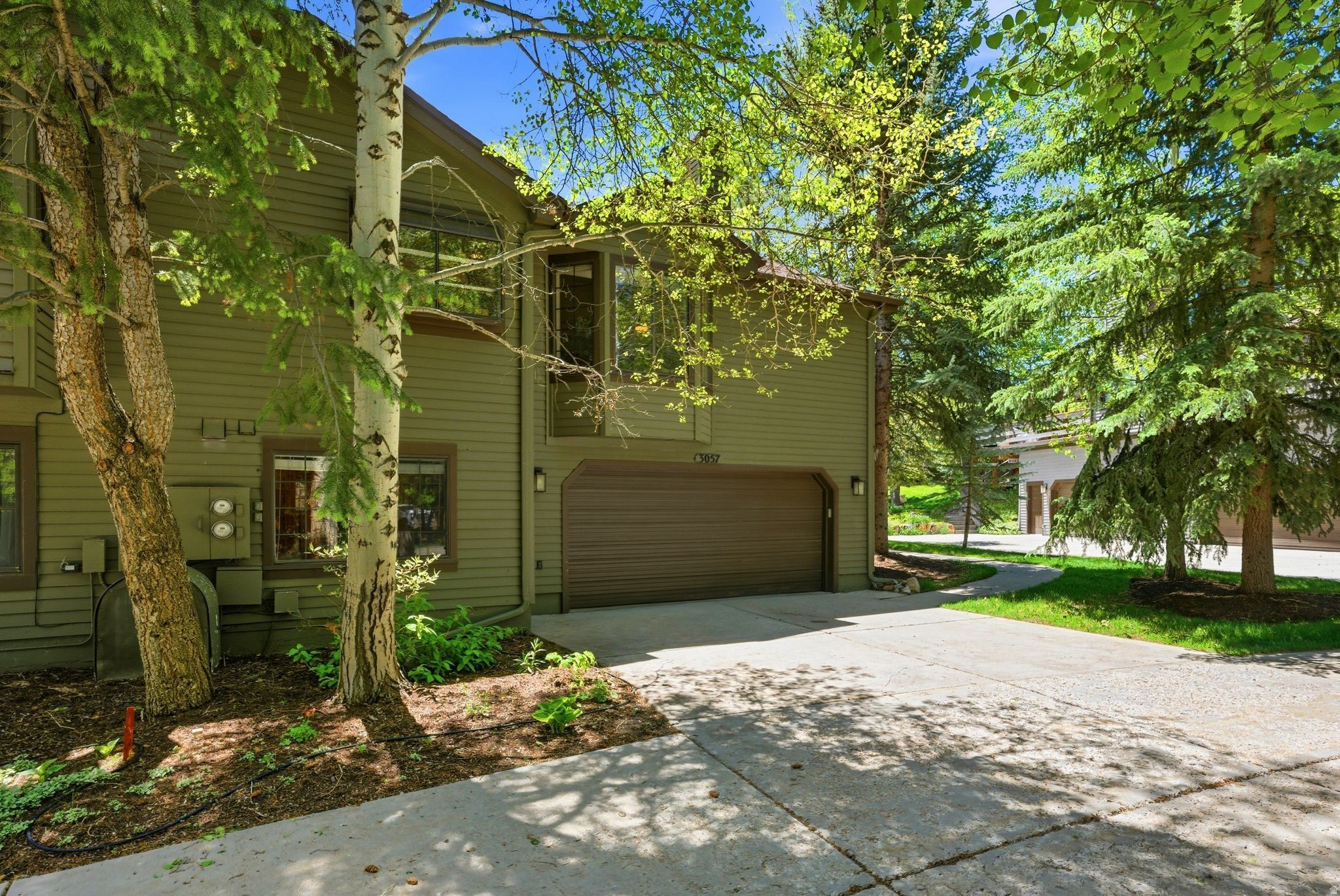3057 ELK RUN DR