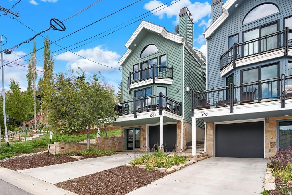 1003 EMPIRE AVE