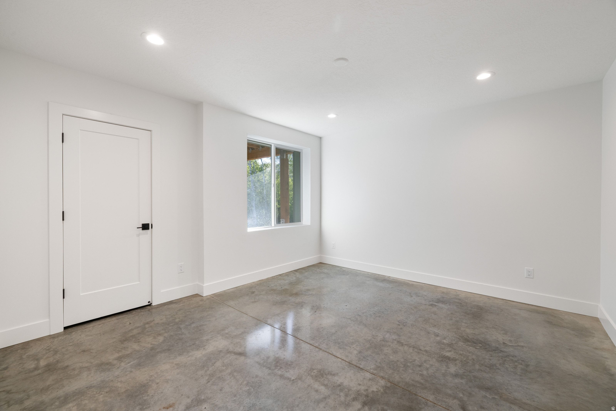 1065 BEAVER CIR