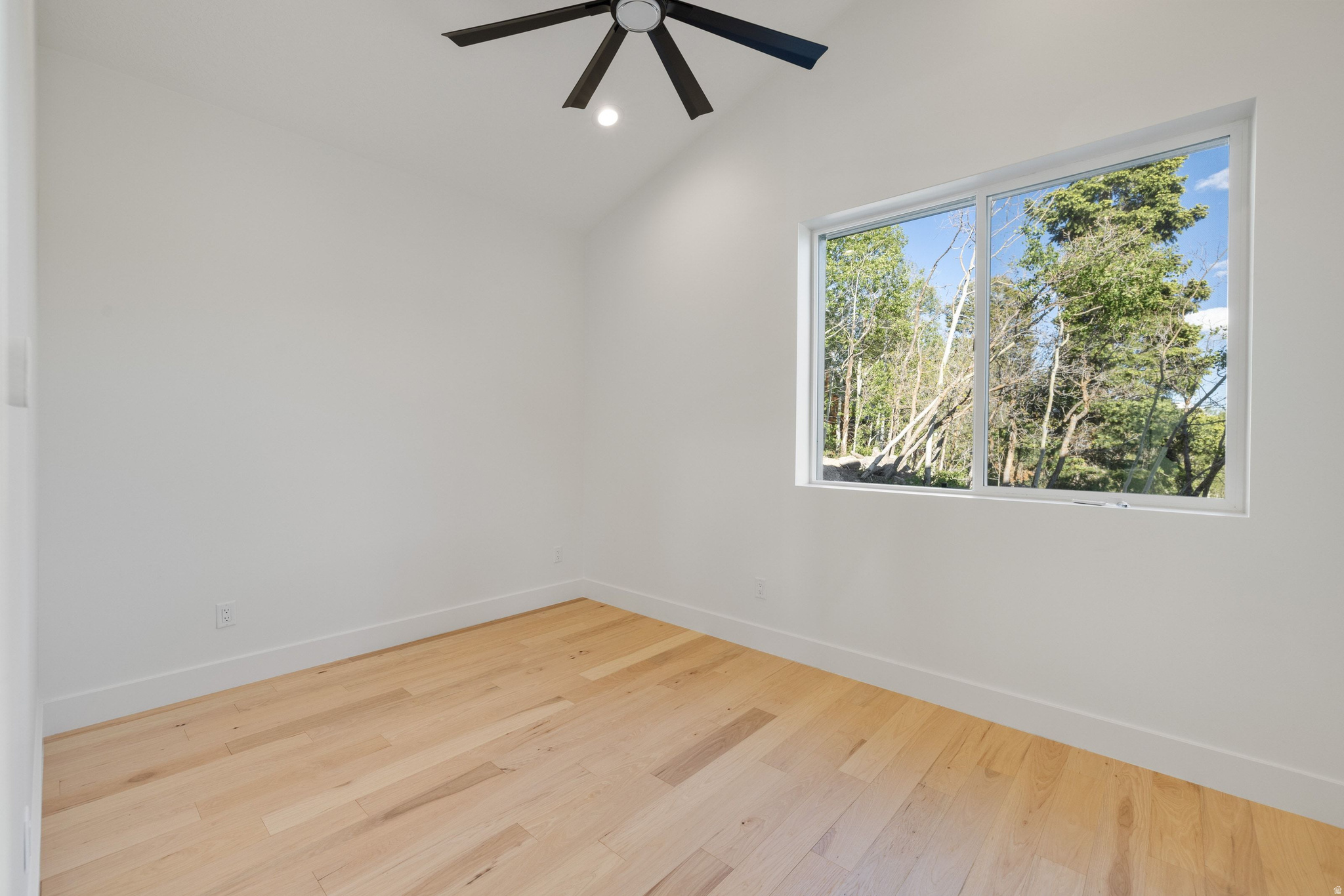 1065 BEAVER CIR