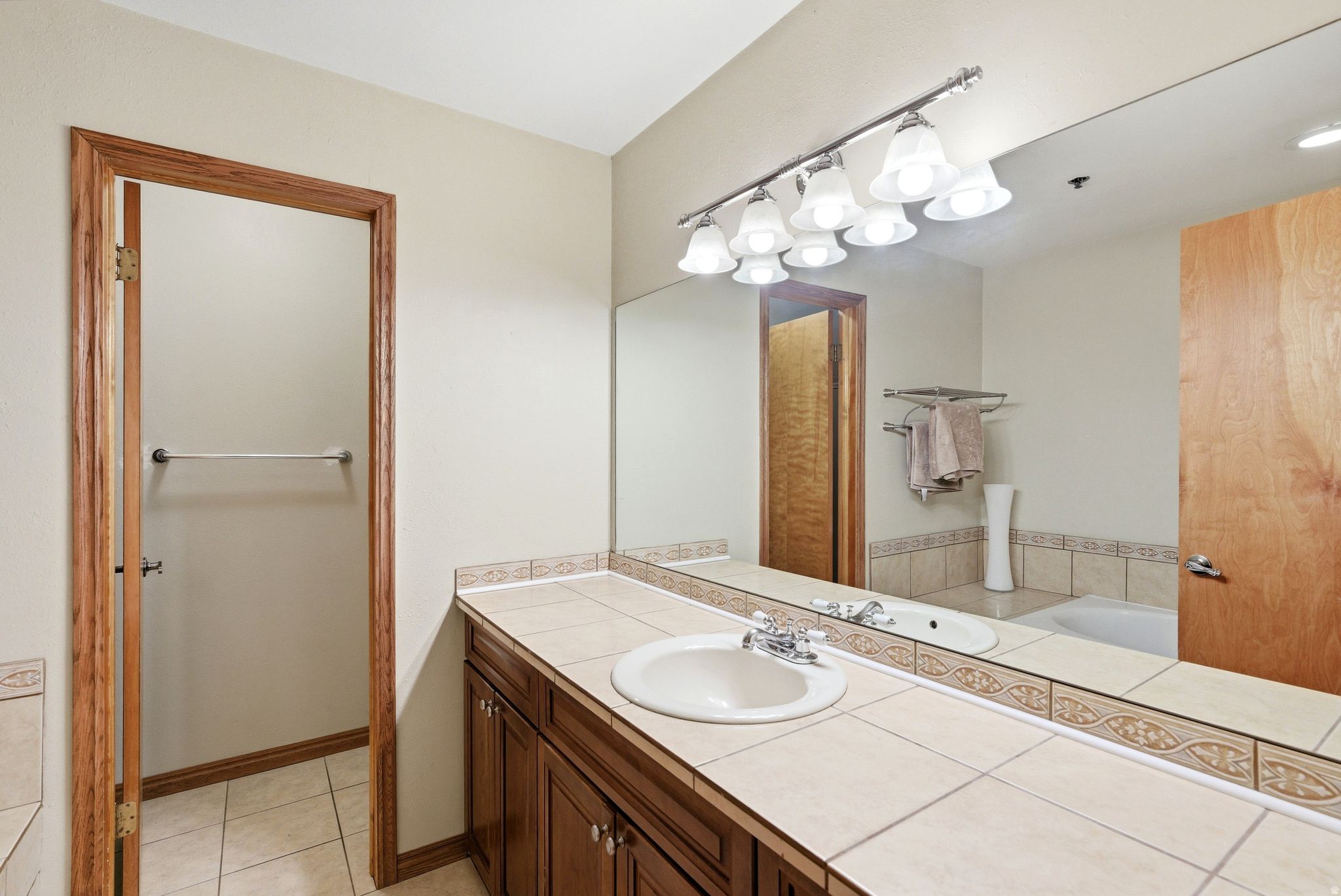 557 SADDLE VIEW WAY #17