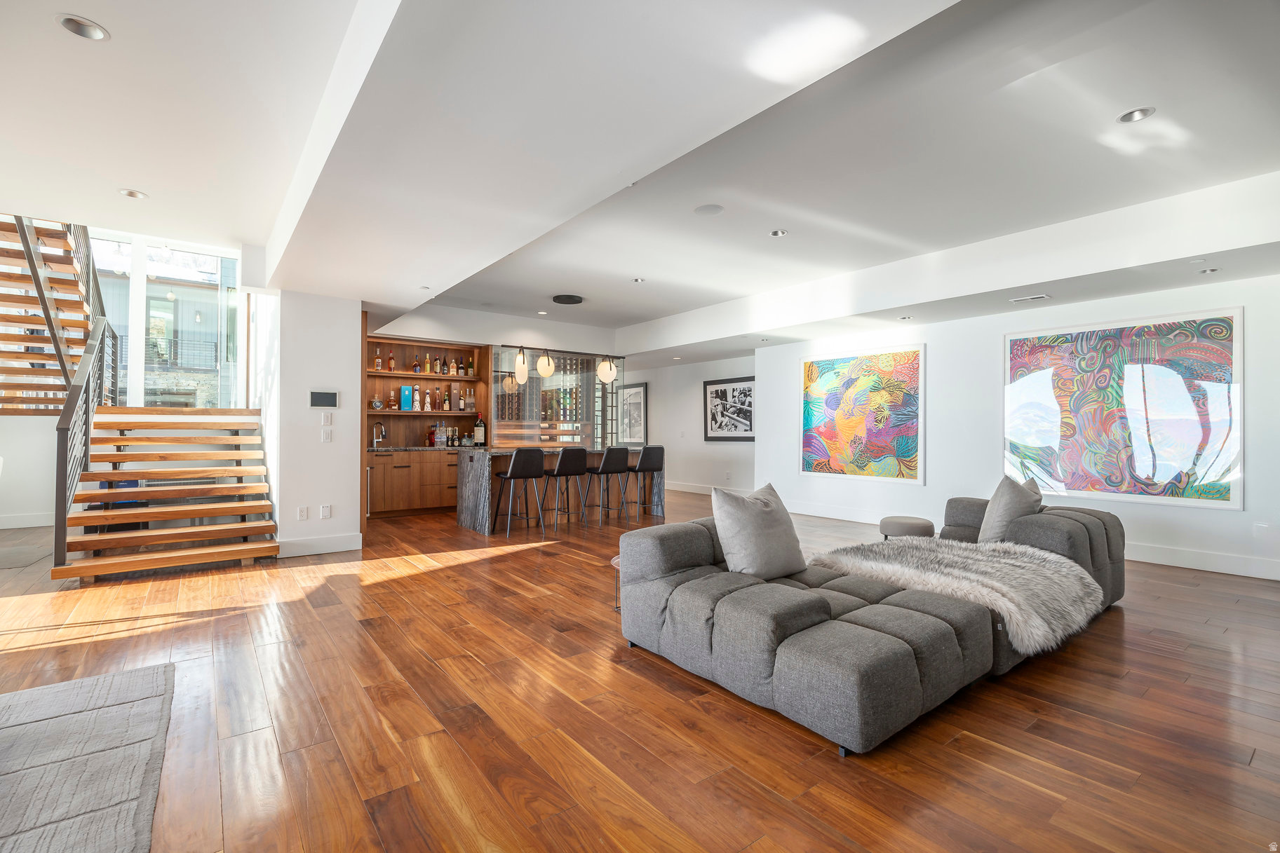2908 W DEER POINTE DR