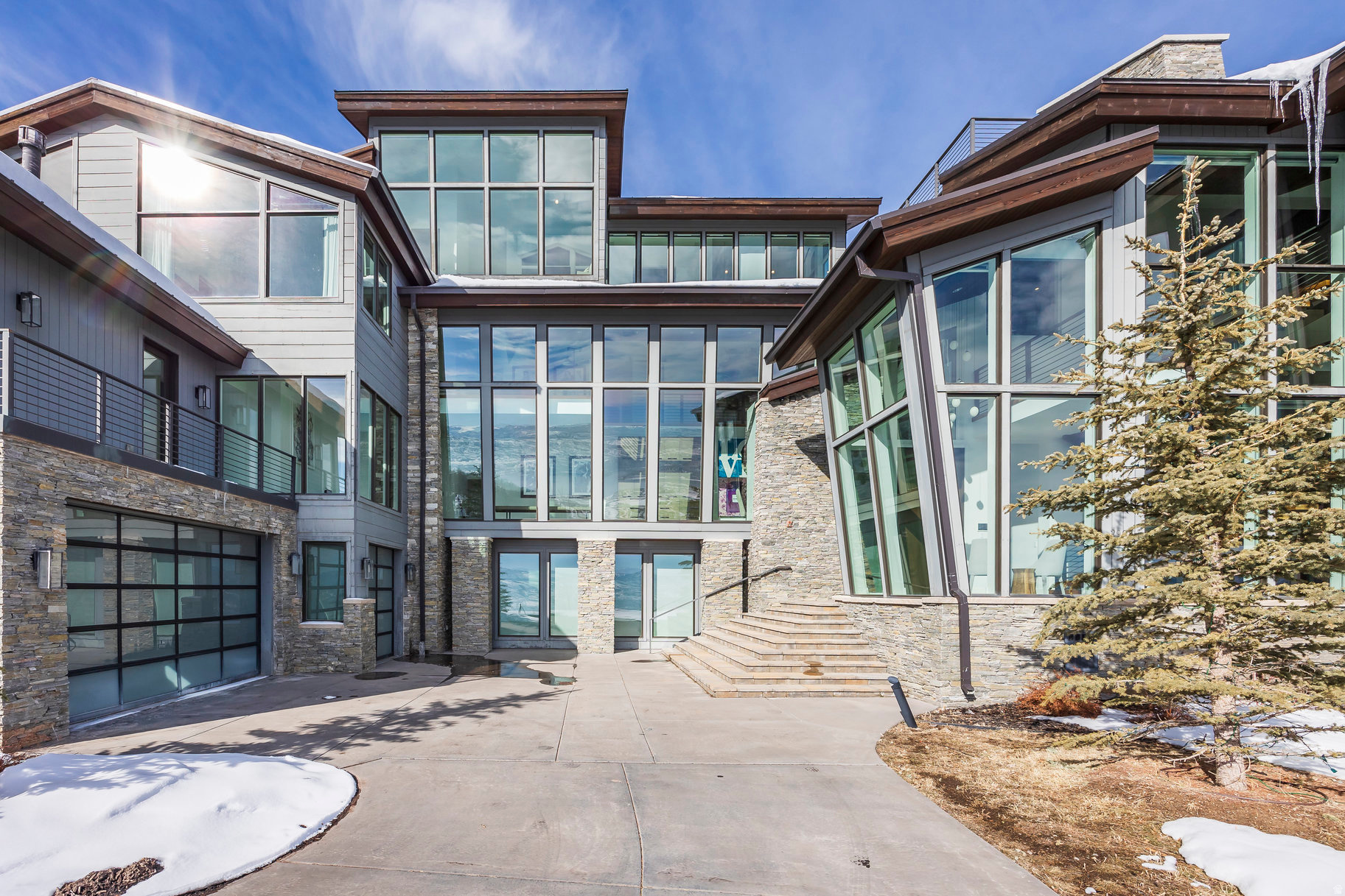 2908 W DEER POINTE DR