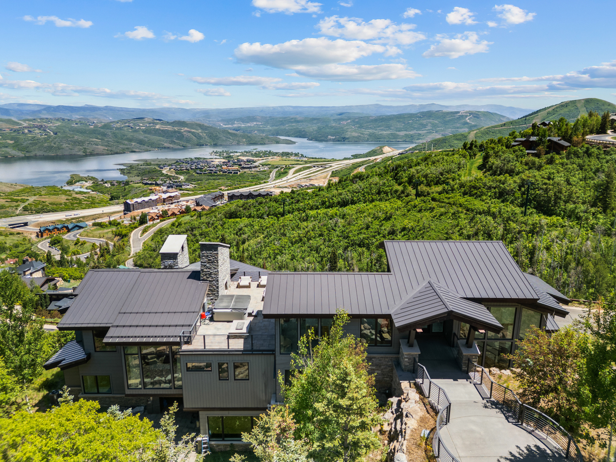 2908 W DEER POINTE DR