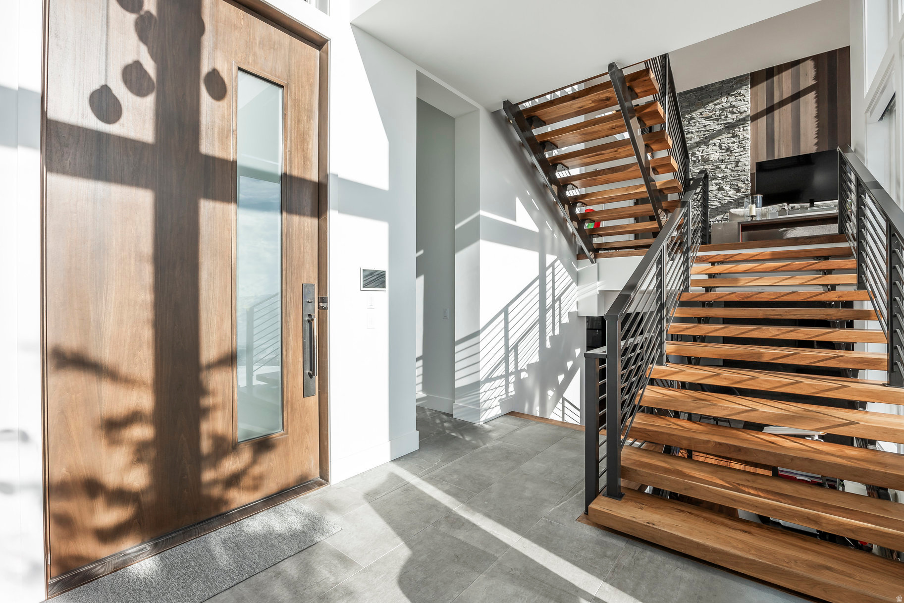 2908 W DEER POINTE DR