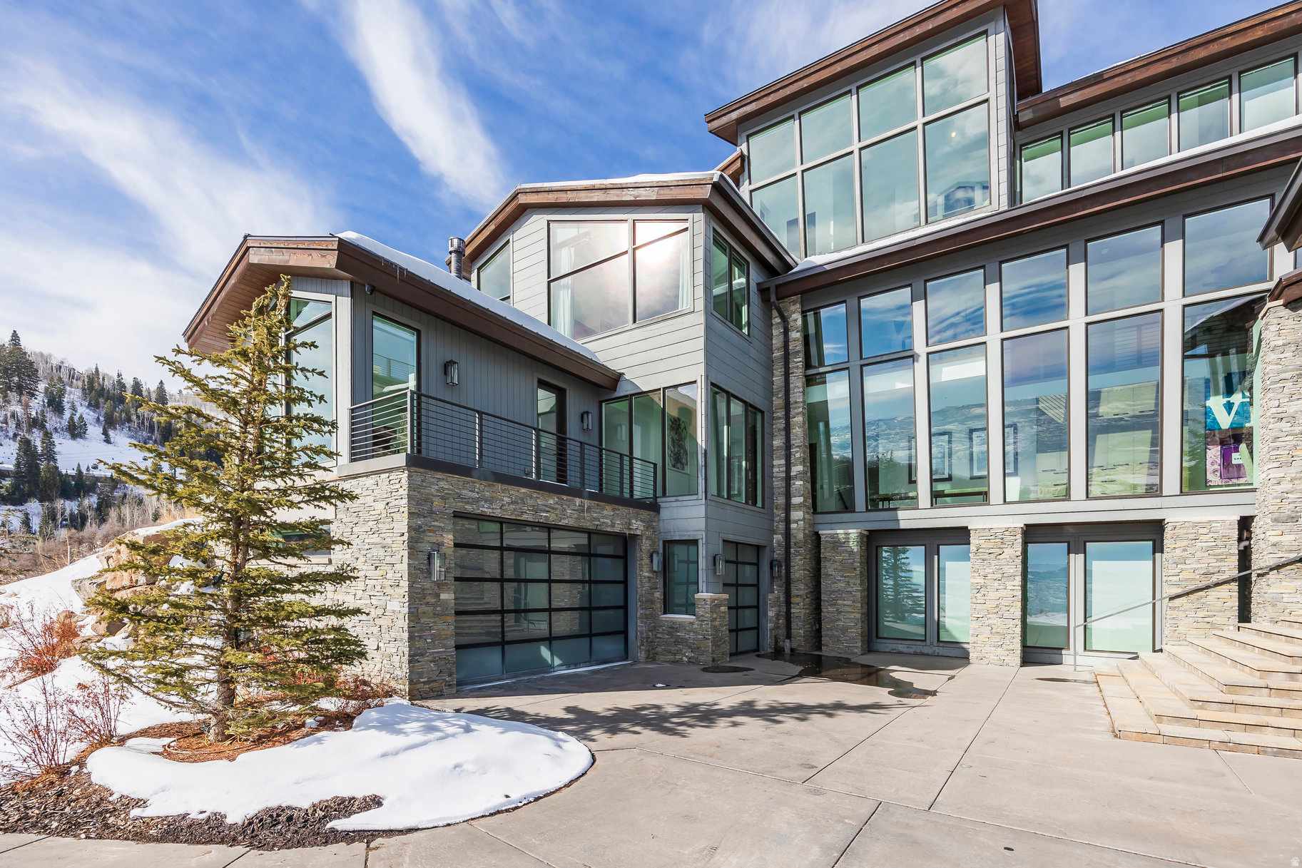 2908 W DEER POINTE DR