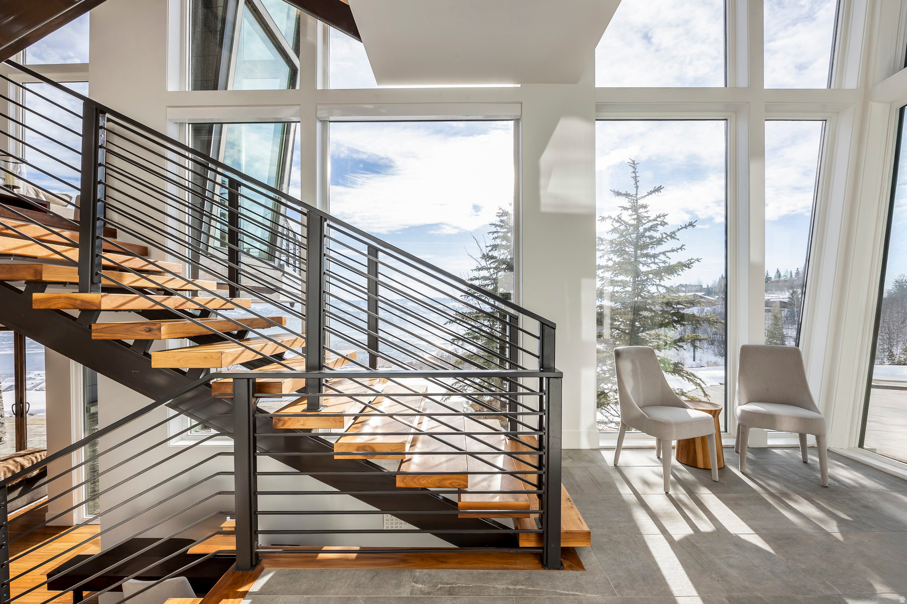 2908 W DEER POINTE DR
