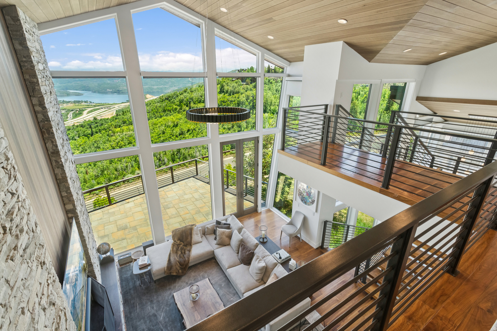 2908 W DEER POINTE DR