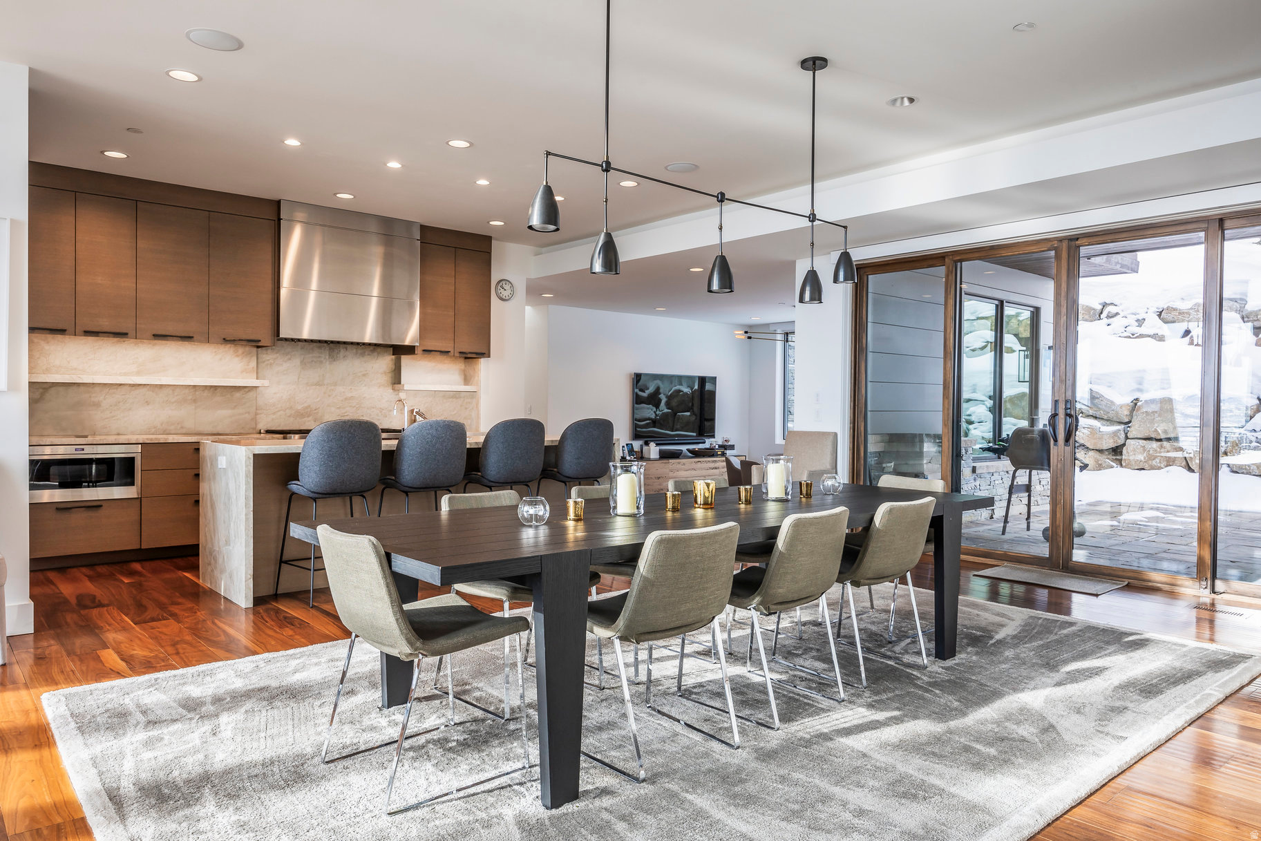 2908 W DEER POINTE DR