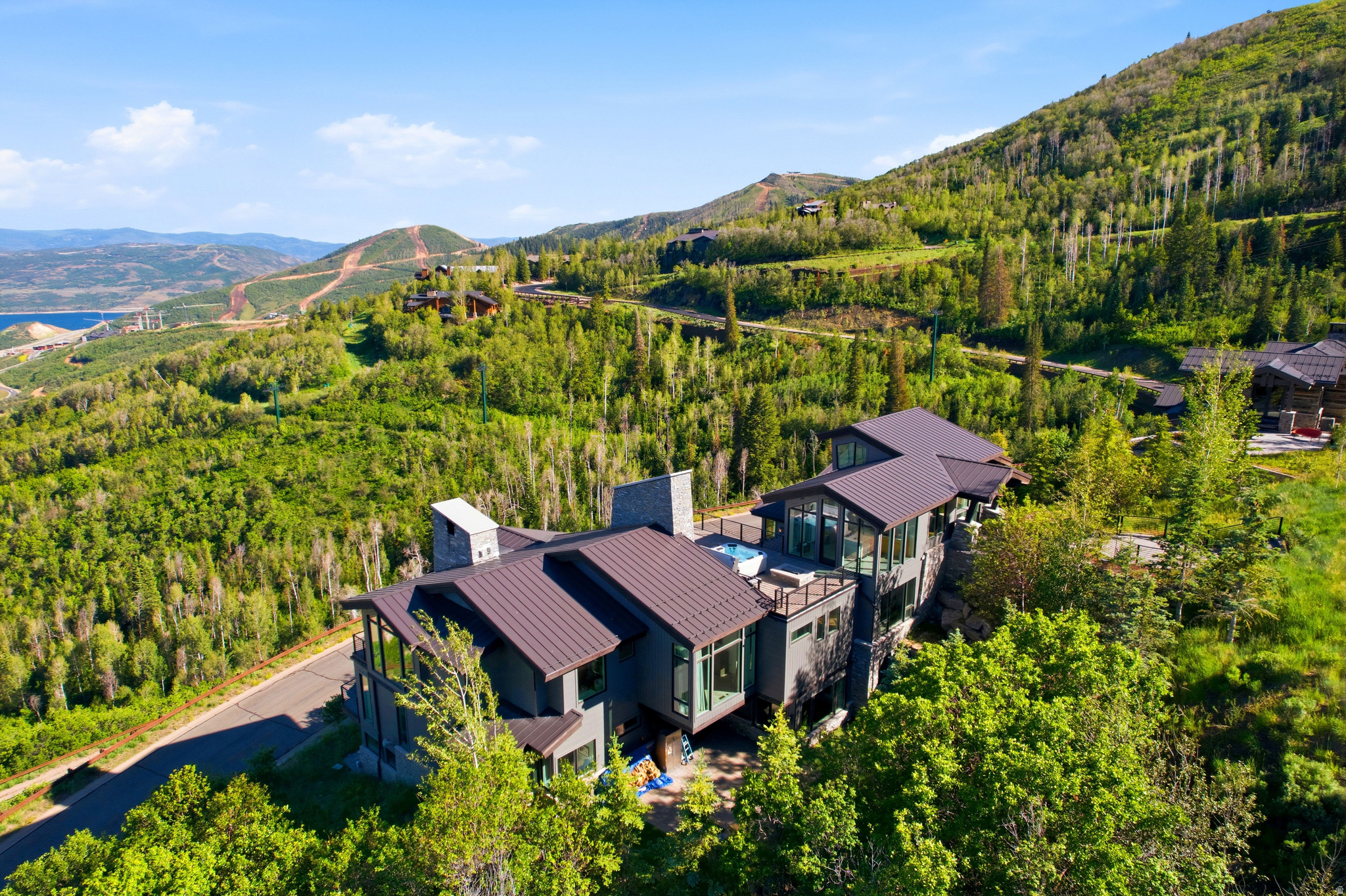 2908 W DEER POINTE DR