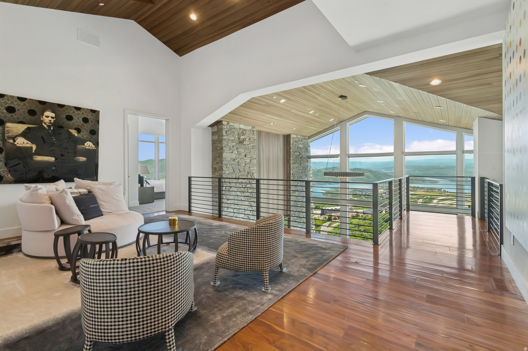2908 W DEER POINTE DR