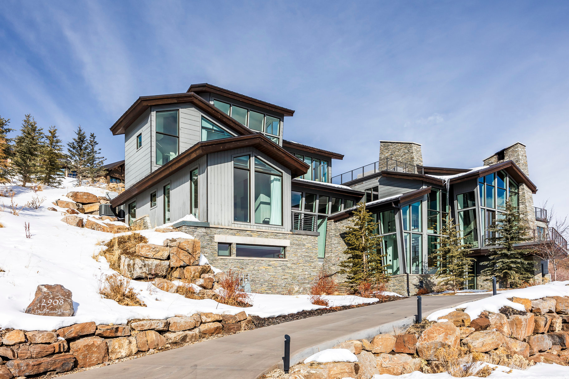 2908 W DEER POINTE DR