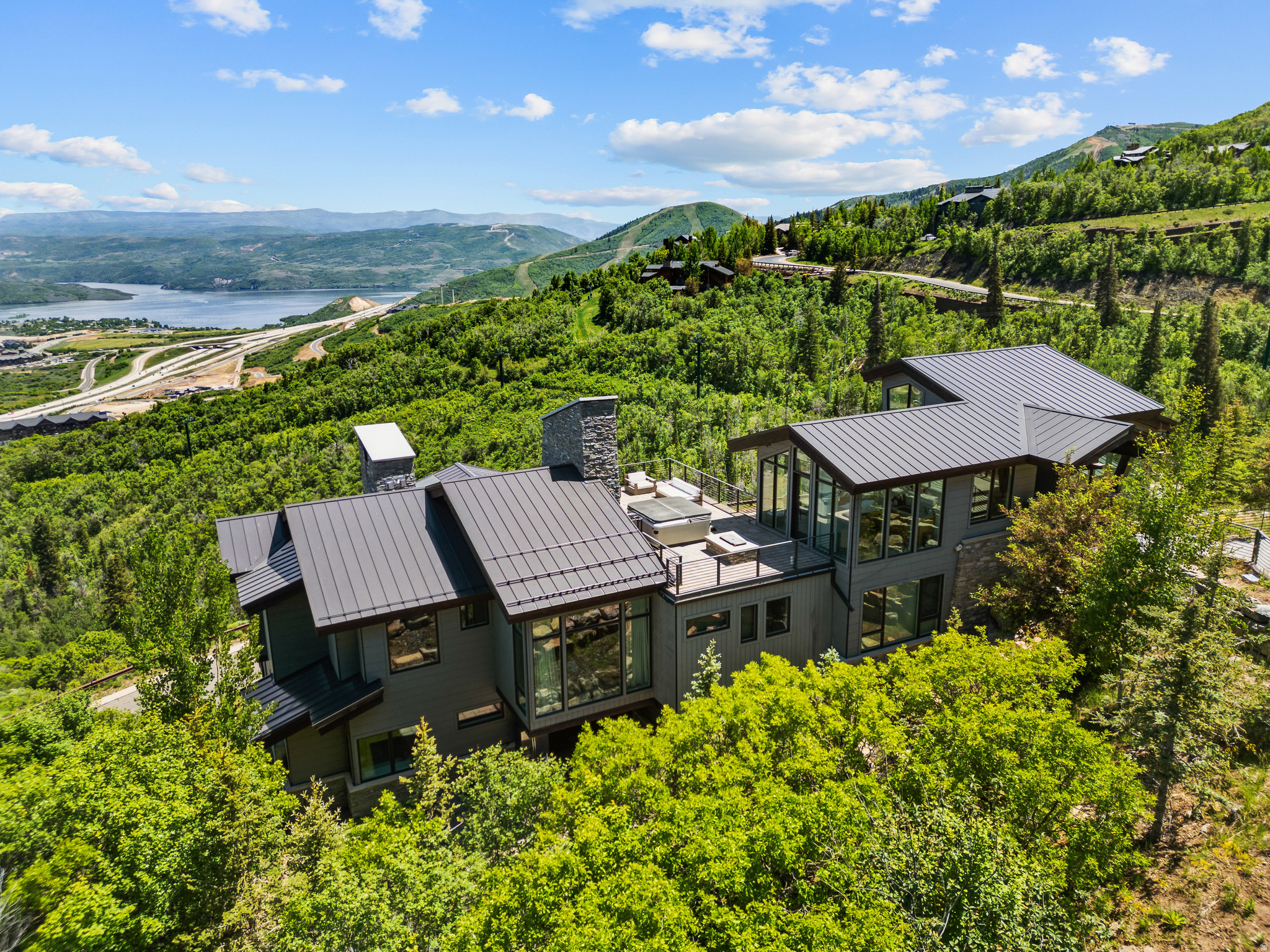 2908 W DEER POINTE DR