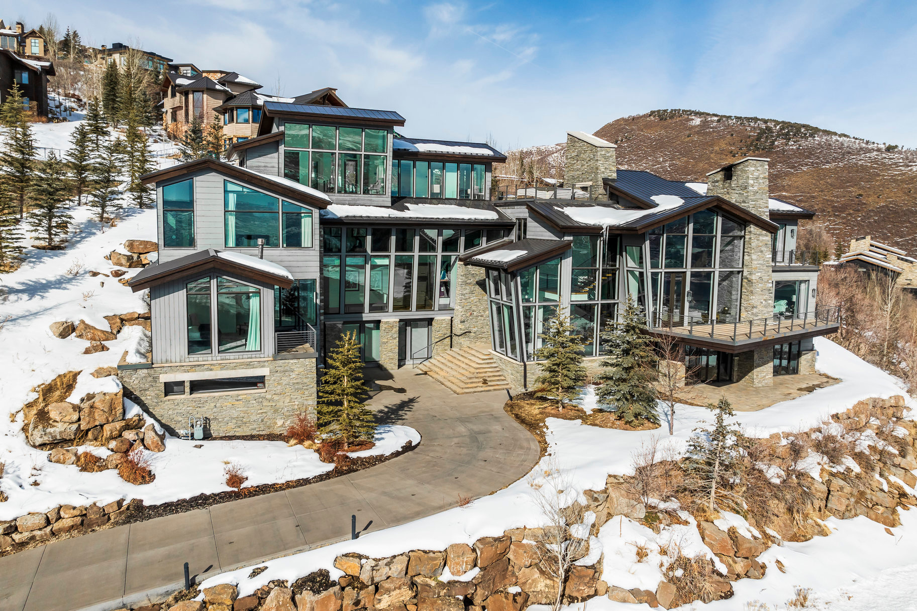 2908 W DEER POINTE DR