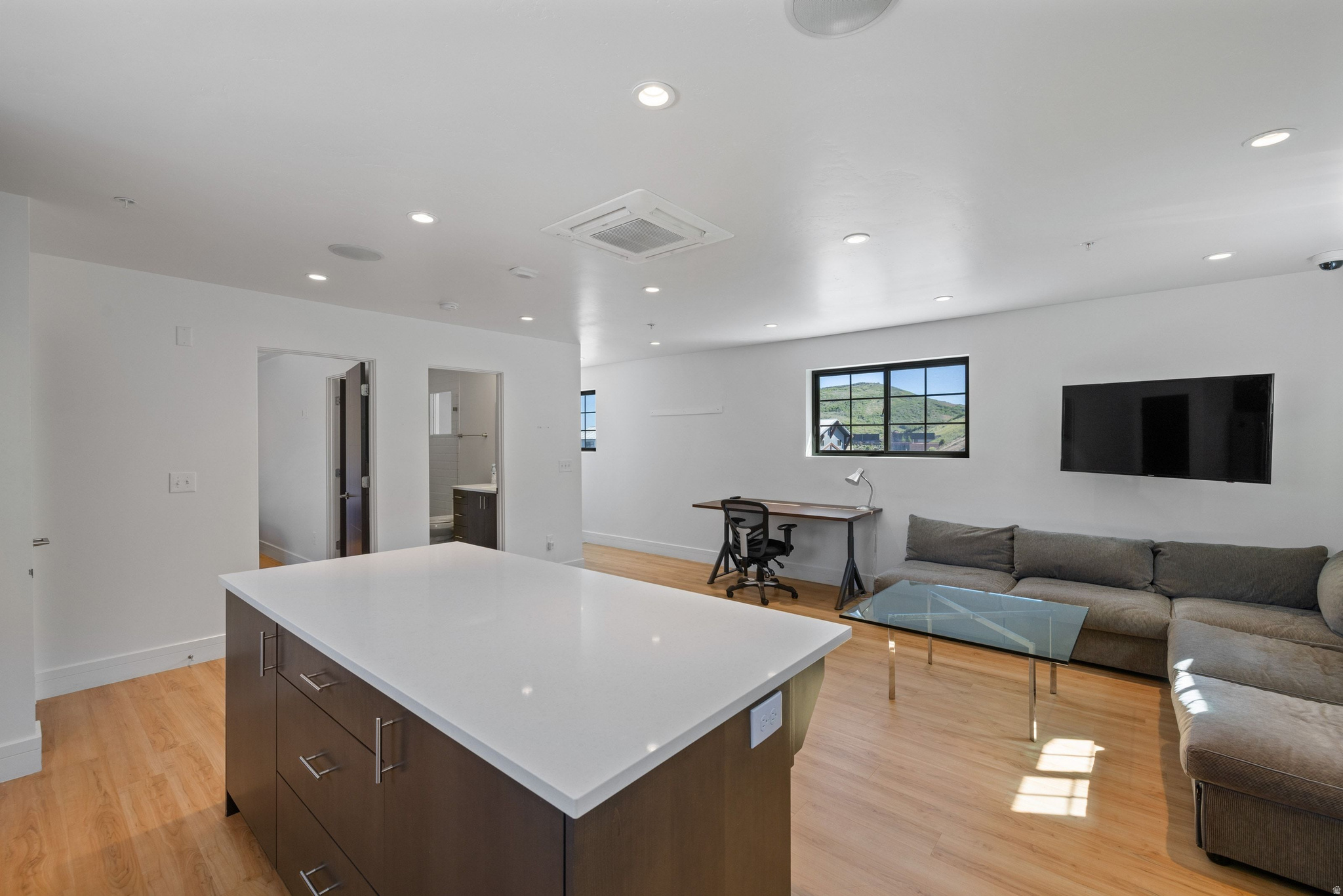 1200 W LORI LN #B7