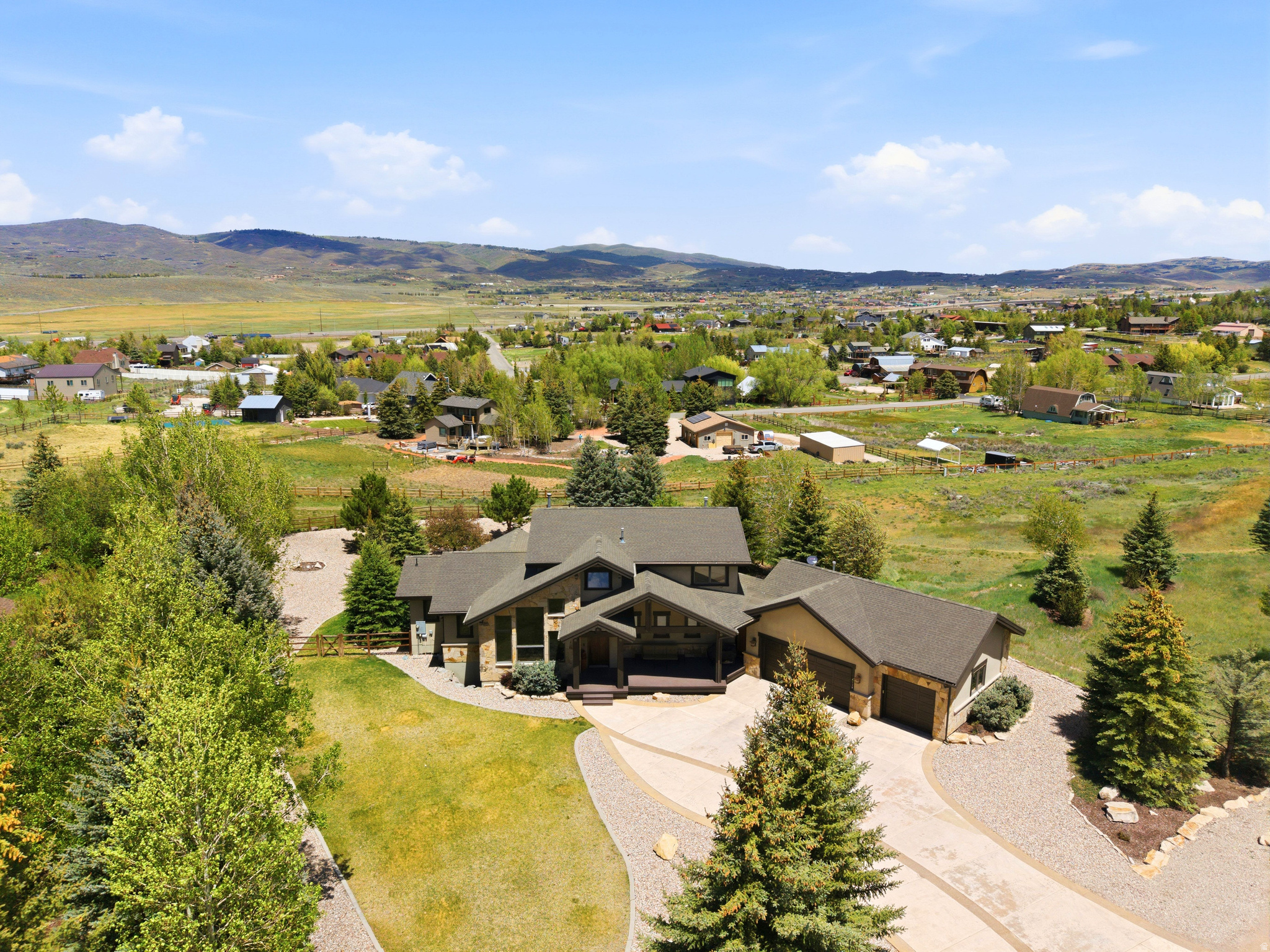 6110 TRAILSIDE DR