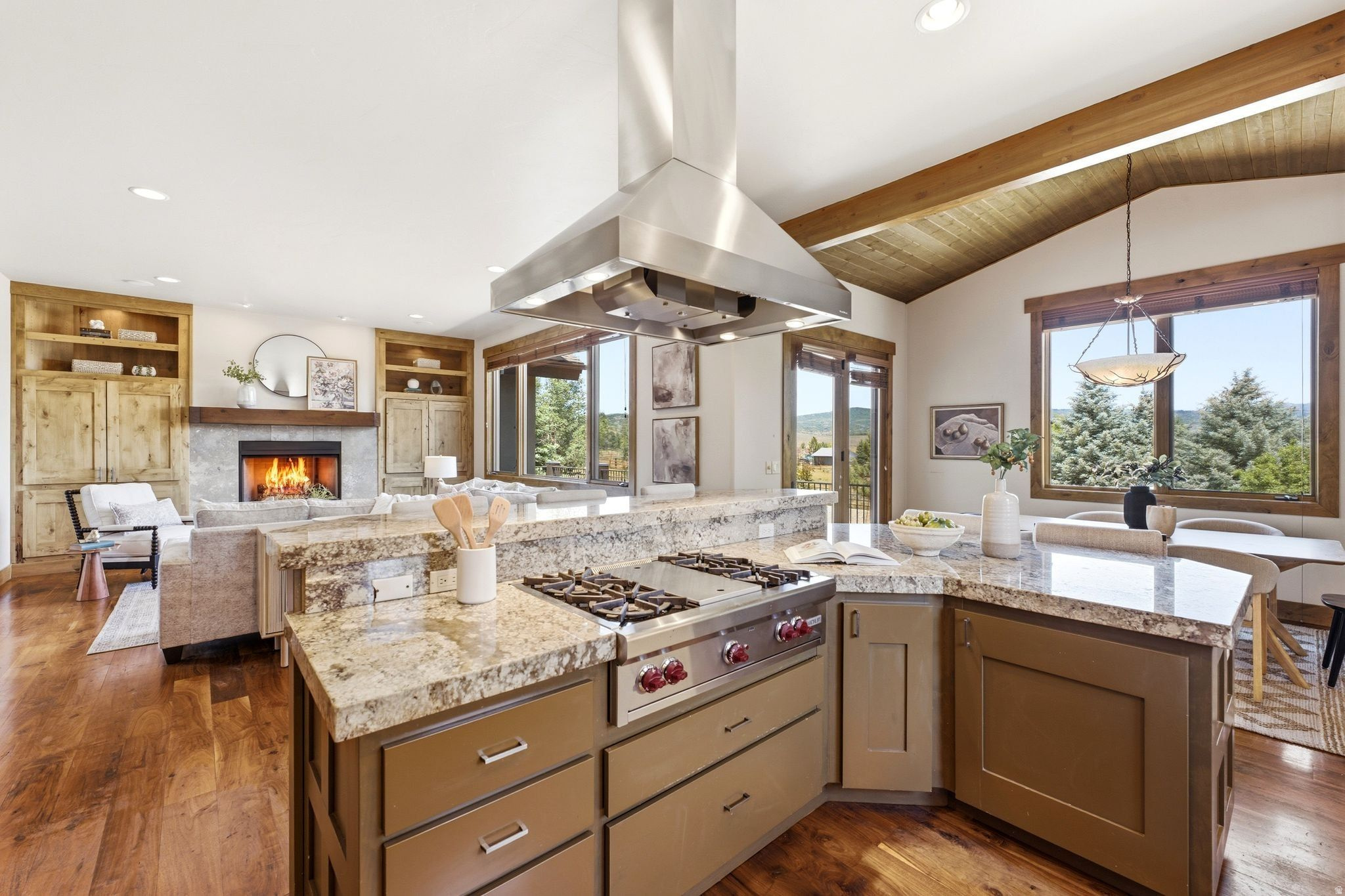6110 TRAILSIDE DR