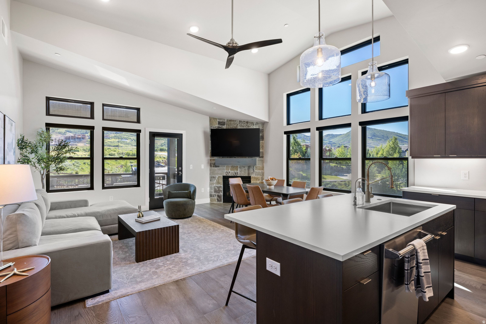 1134 W HELLING CIR #6-302