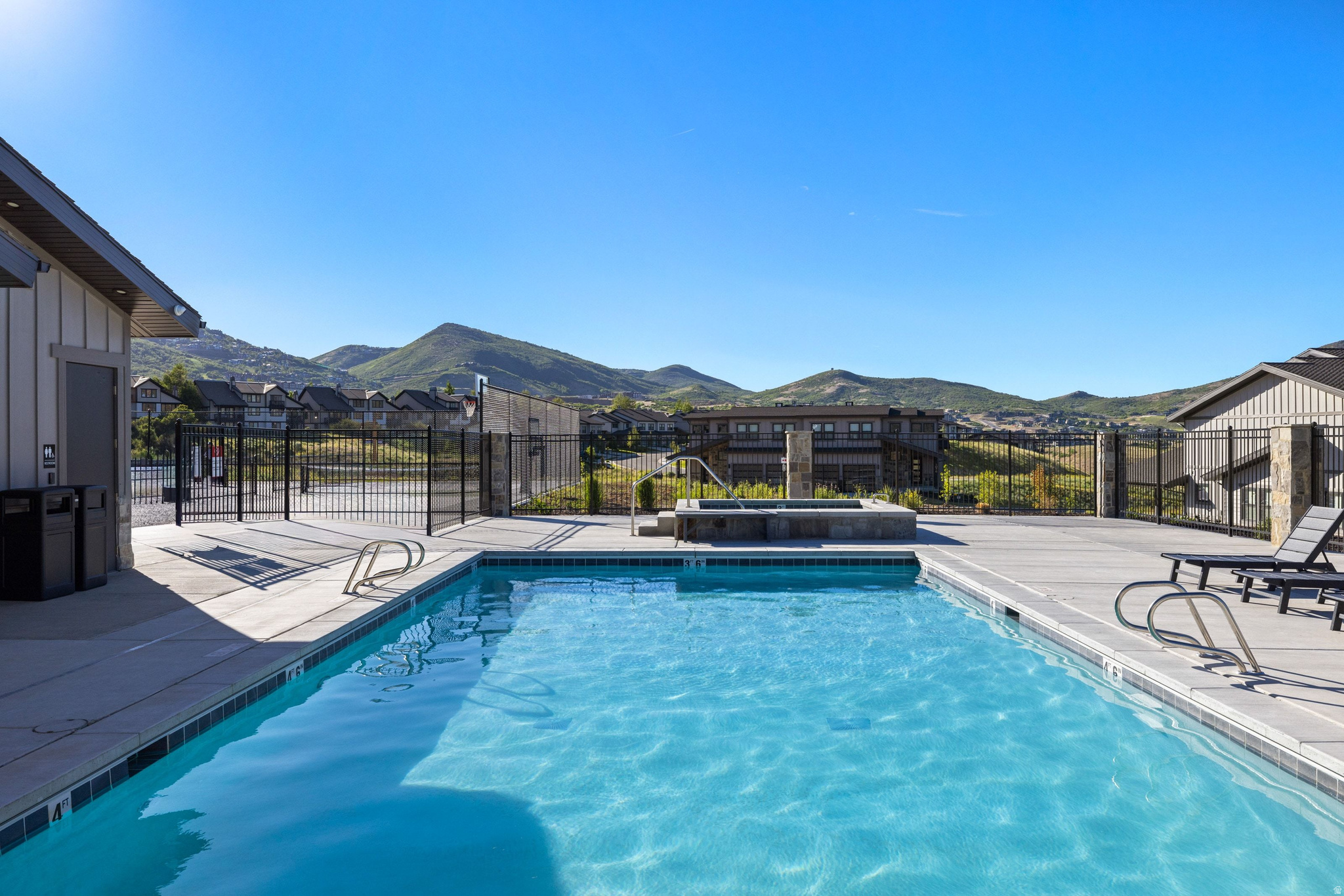 1134 W HELLING CIR #6-302