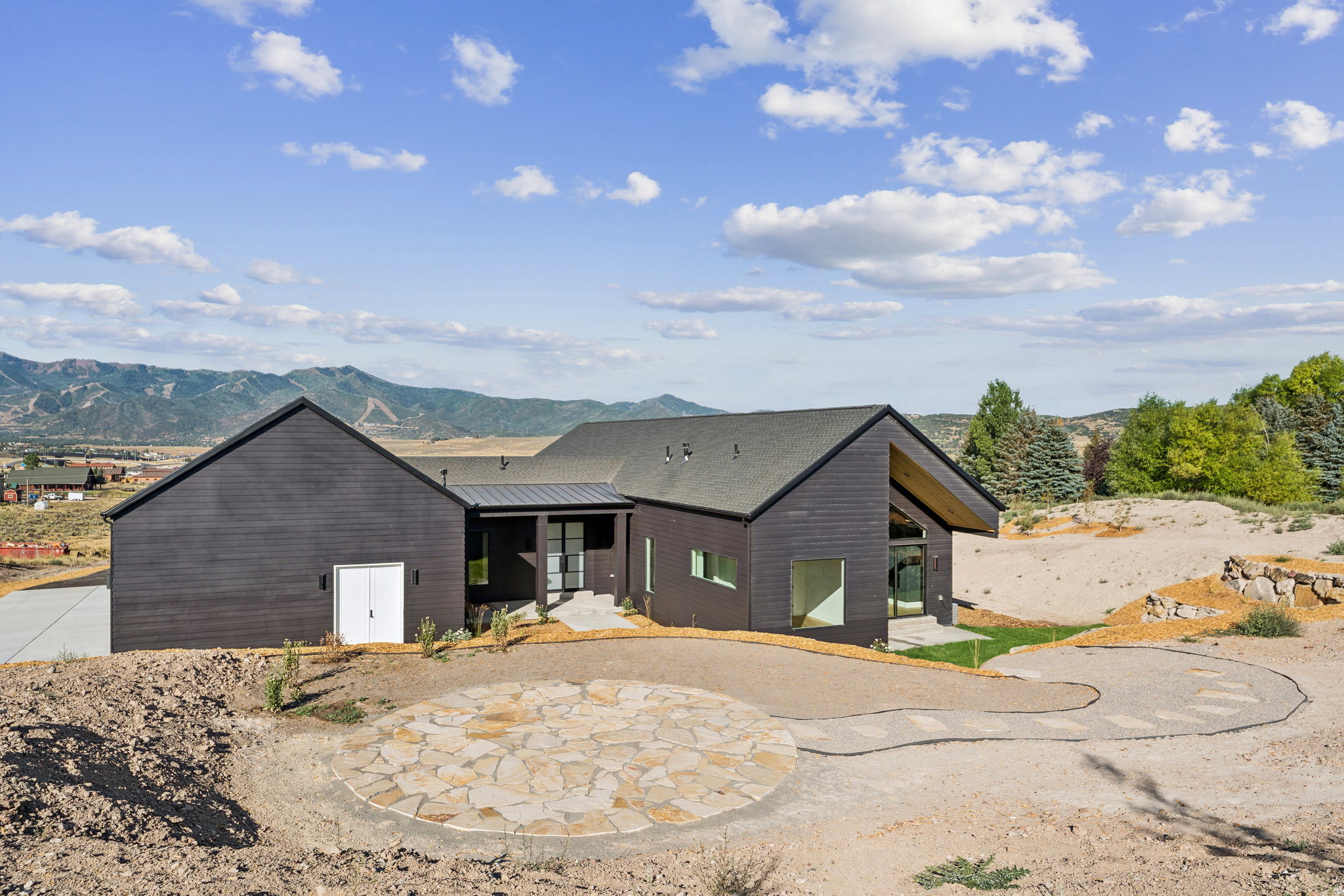7382 ECHO LN