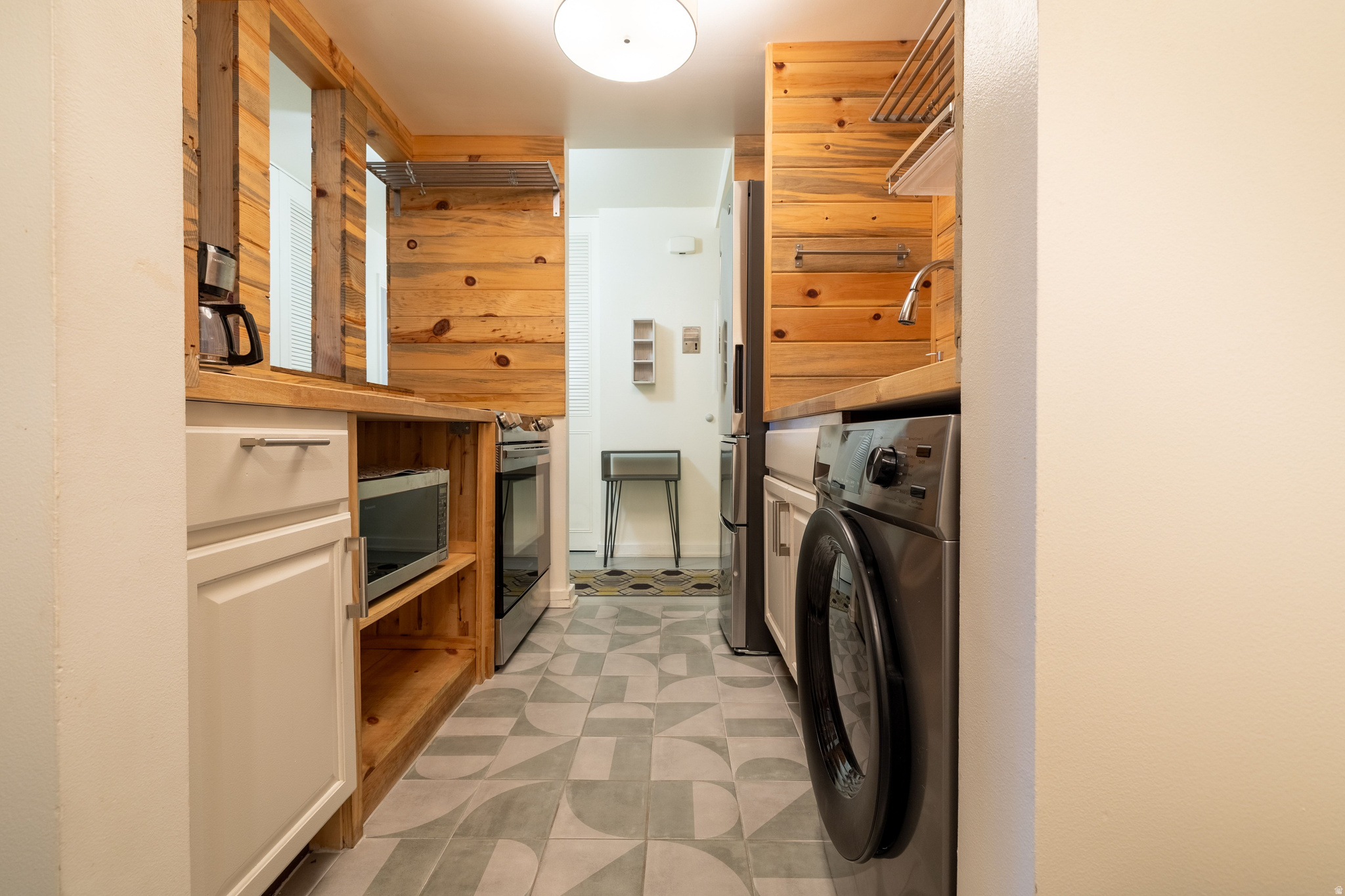 87 W 300 NORTH #307