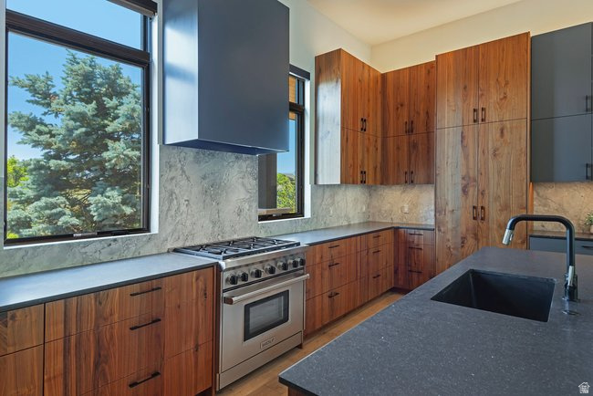 11651 N SOARING HAWK LN