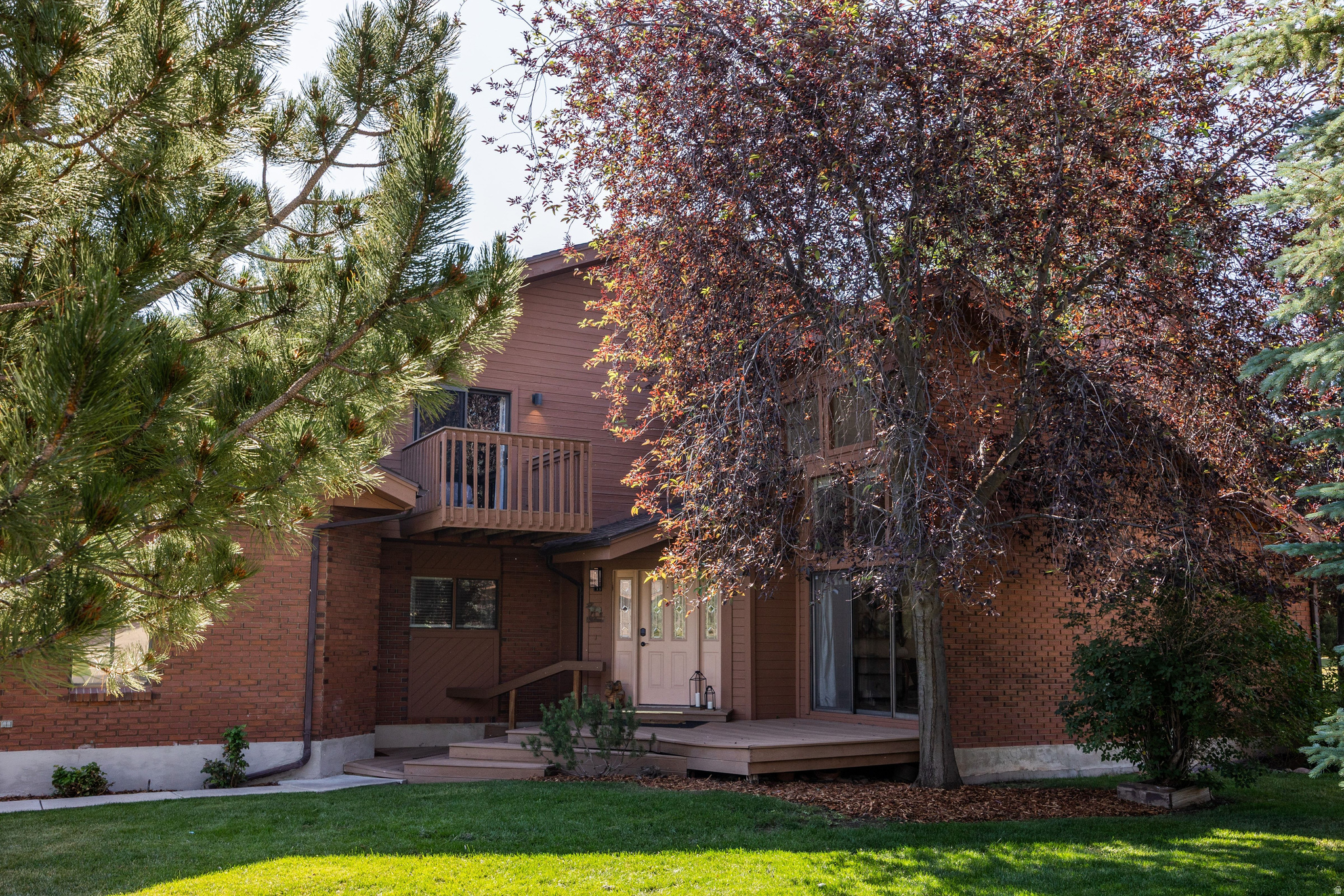 1685 VILLAGE ROUND DR
