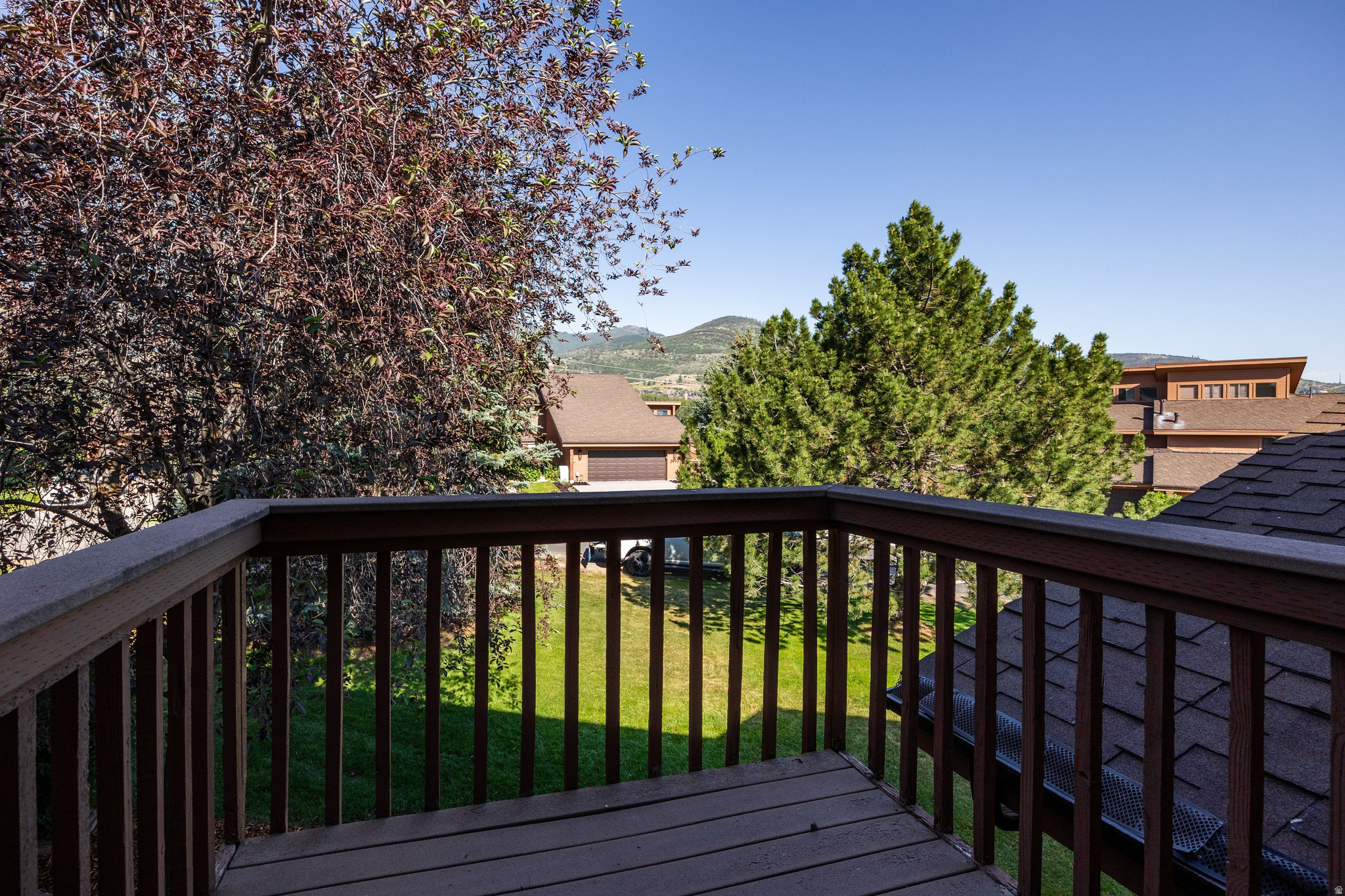 1685 VILLAGE ROUND DR