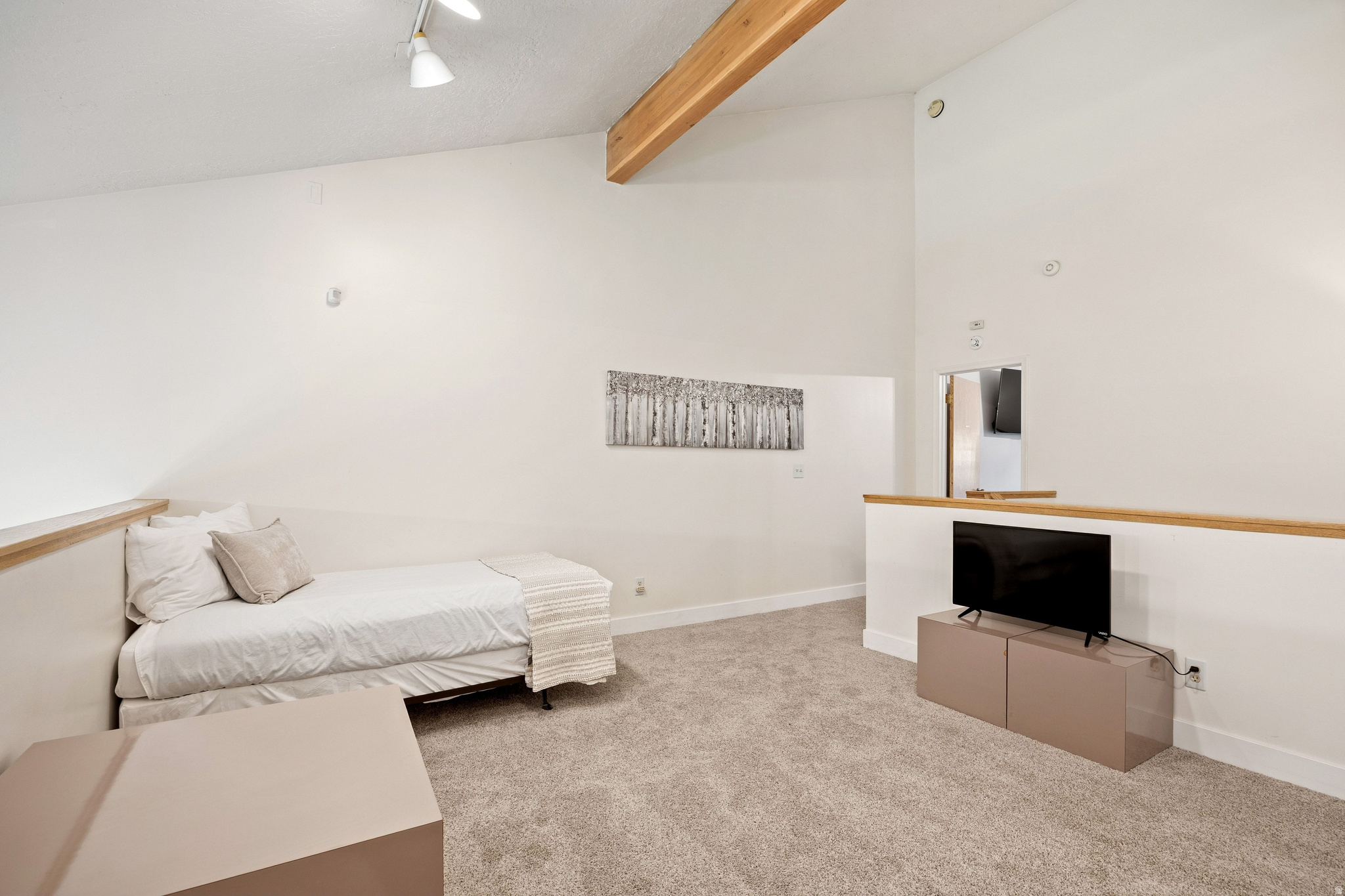 1685 VILLAGE ROUND DR