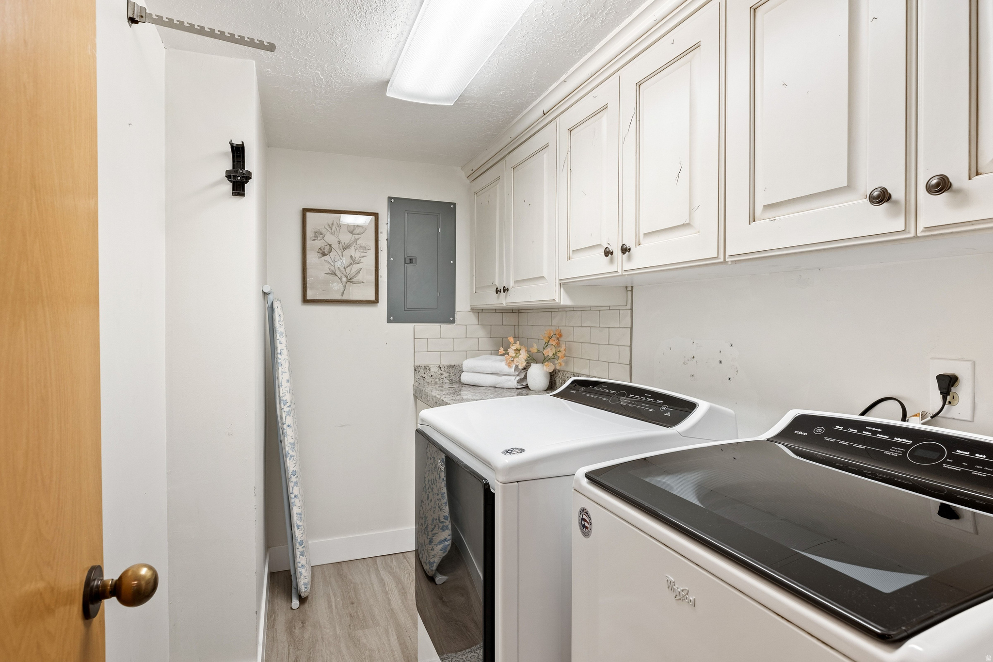 1685 VILLAGE ROUND DR