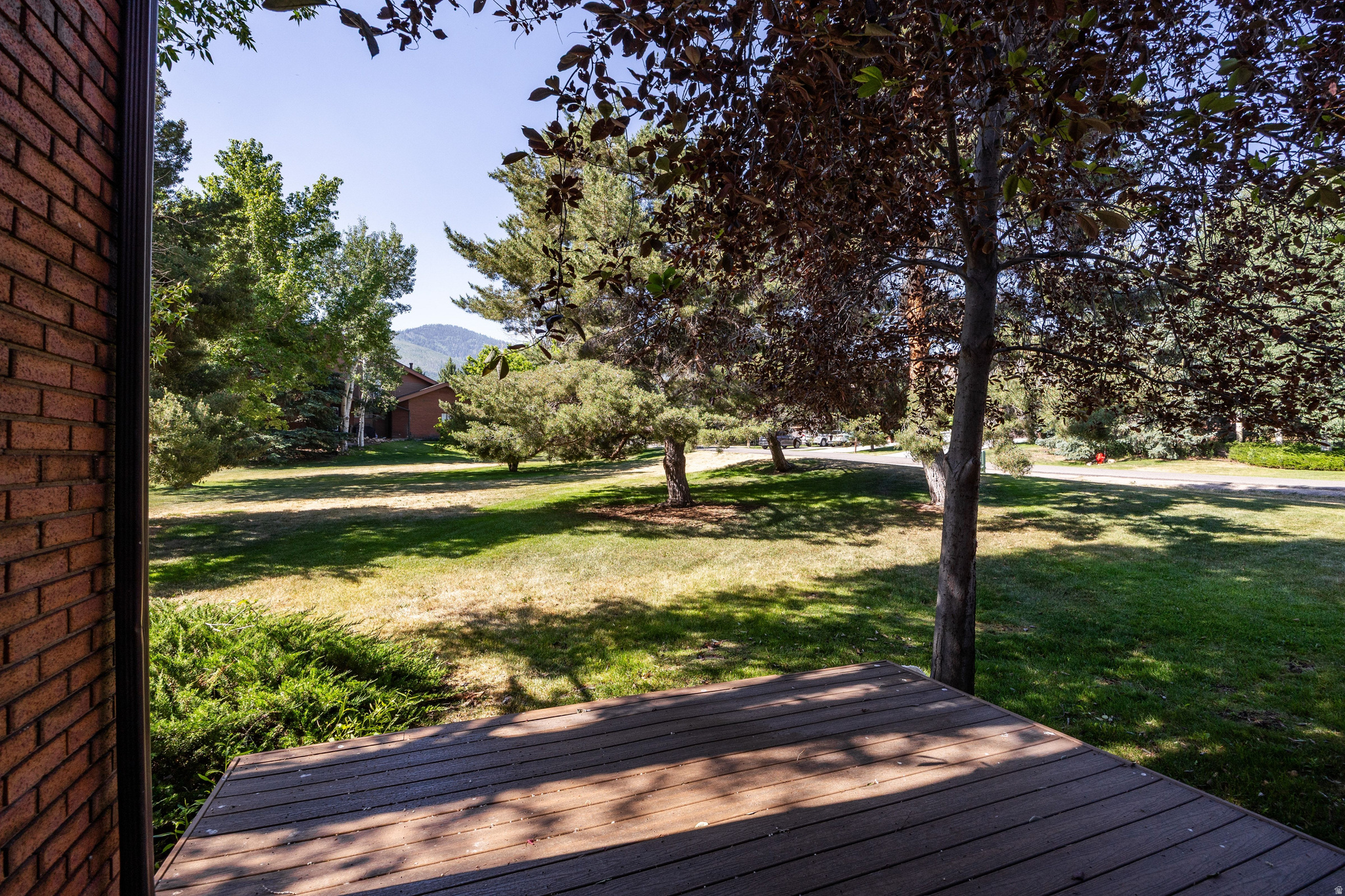 1685 VILLAGE ROUND DR