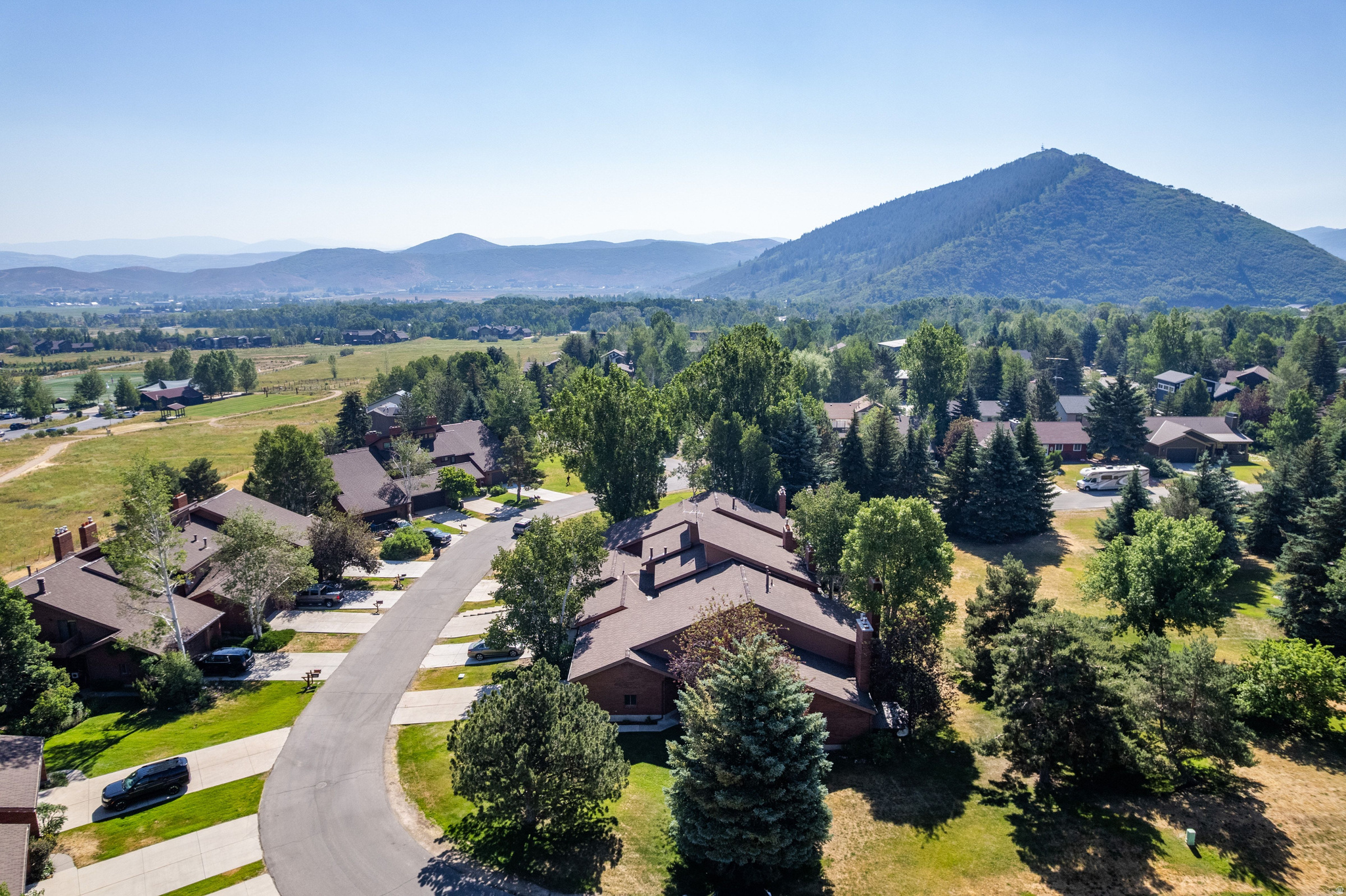 1685 VILLAGE ROUND DR