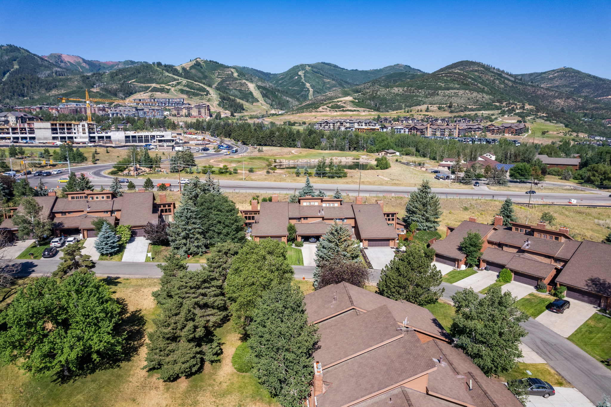 1685 VILLAGE ROUND DR