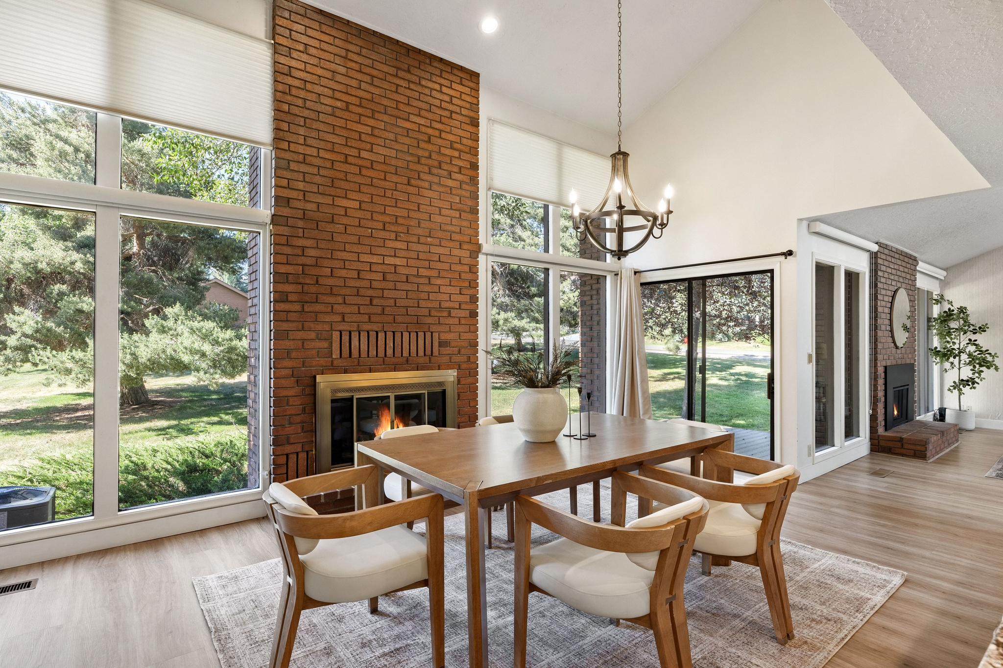 1685 VILLAGE ROUND DR