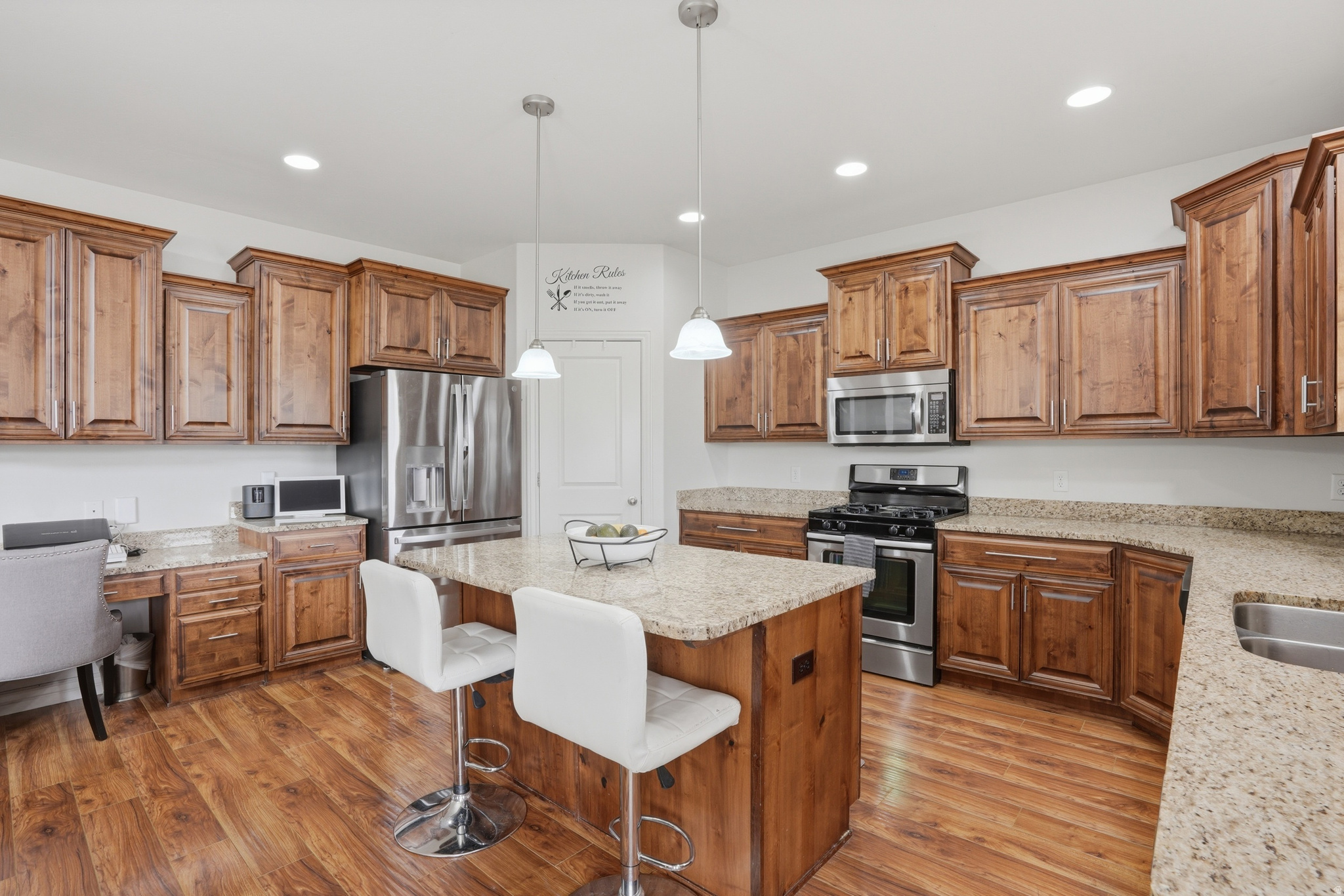 121 W MISTY LN