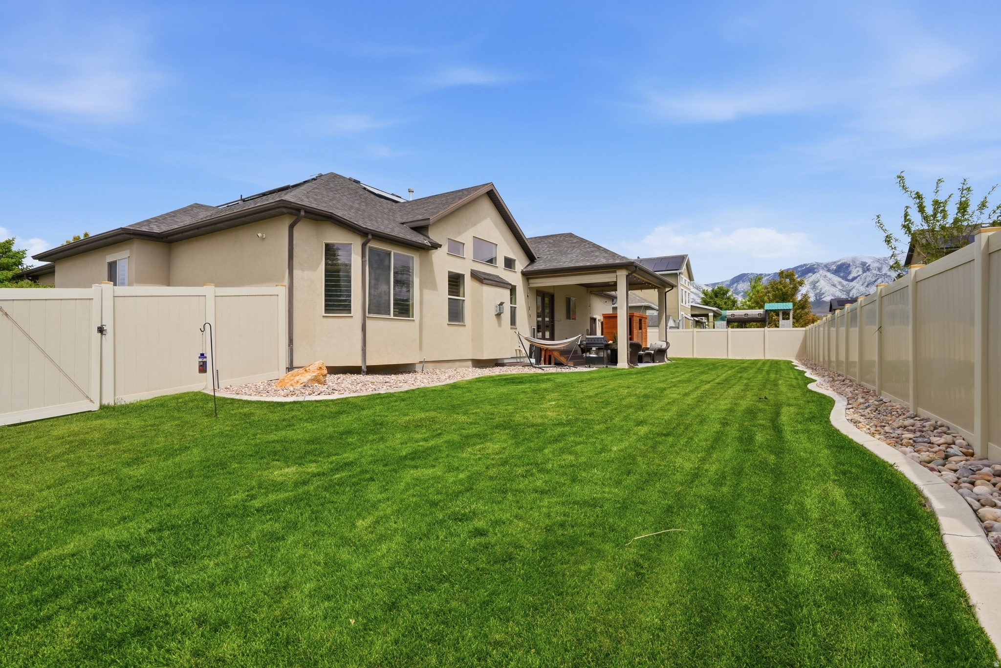 121 W MISTY LN