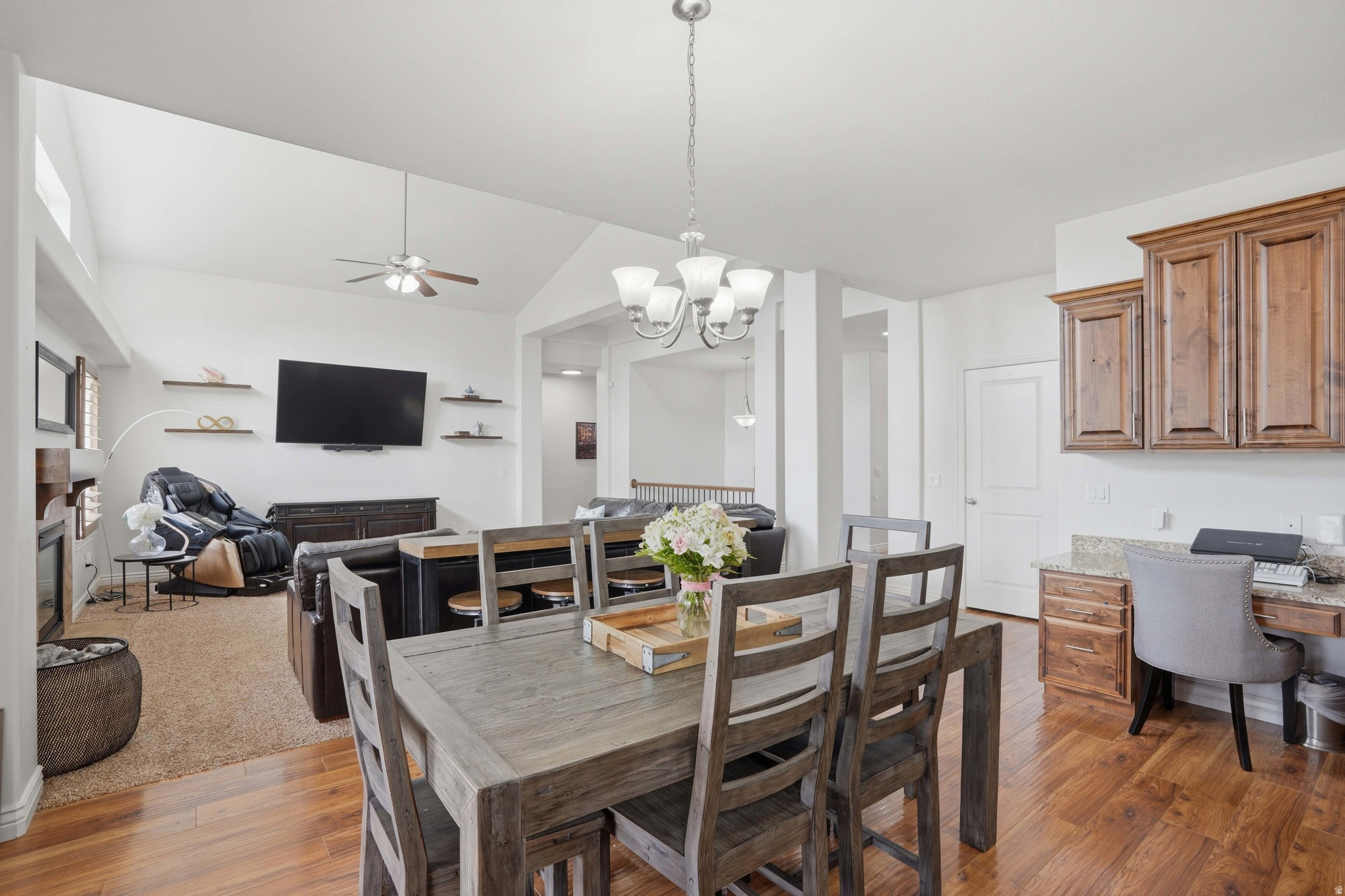121 W MISTY LN