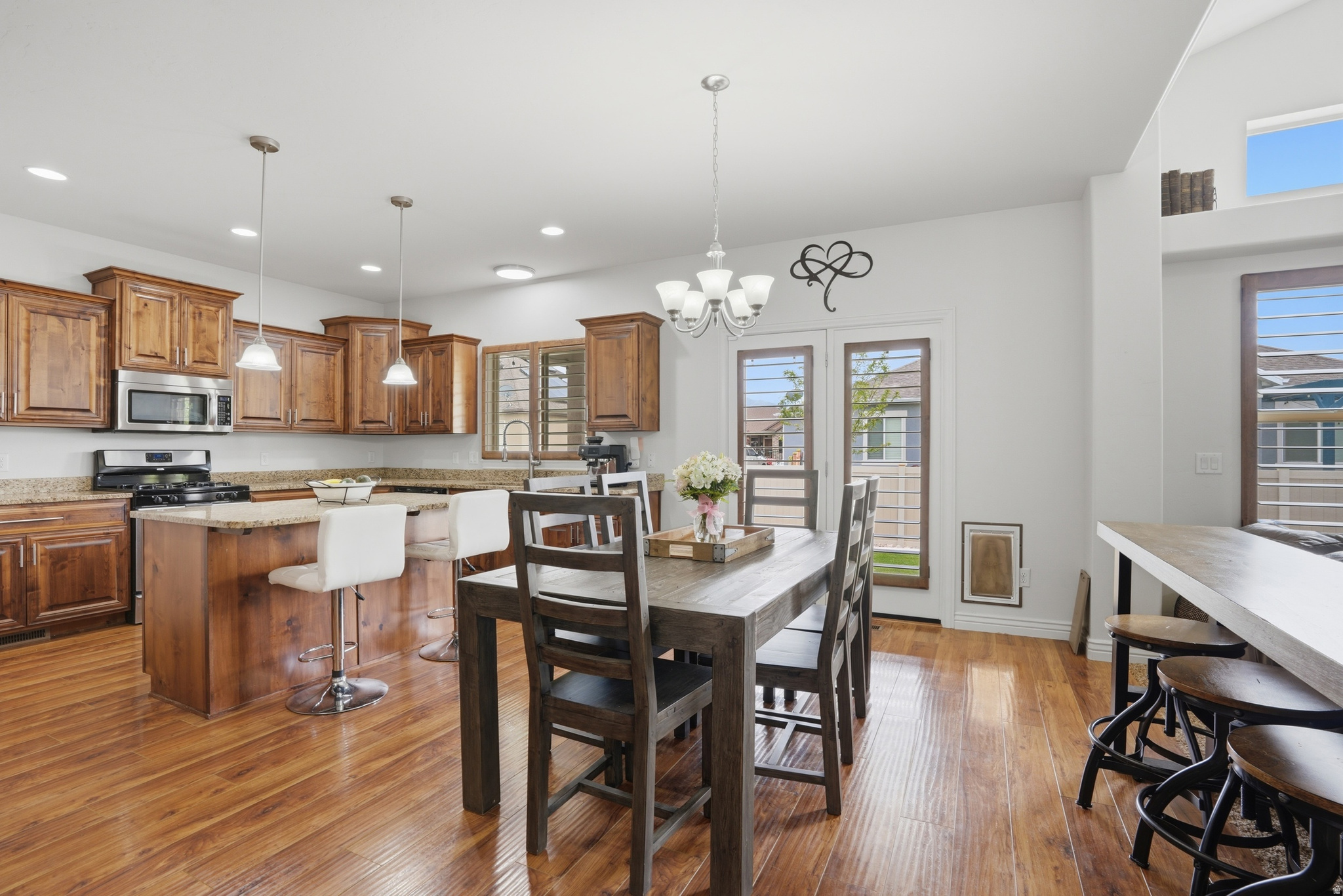 121 W MISTY LN
