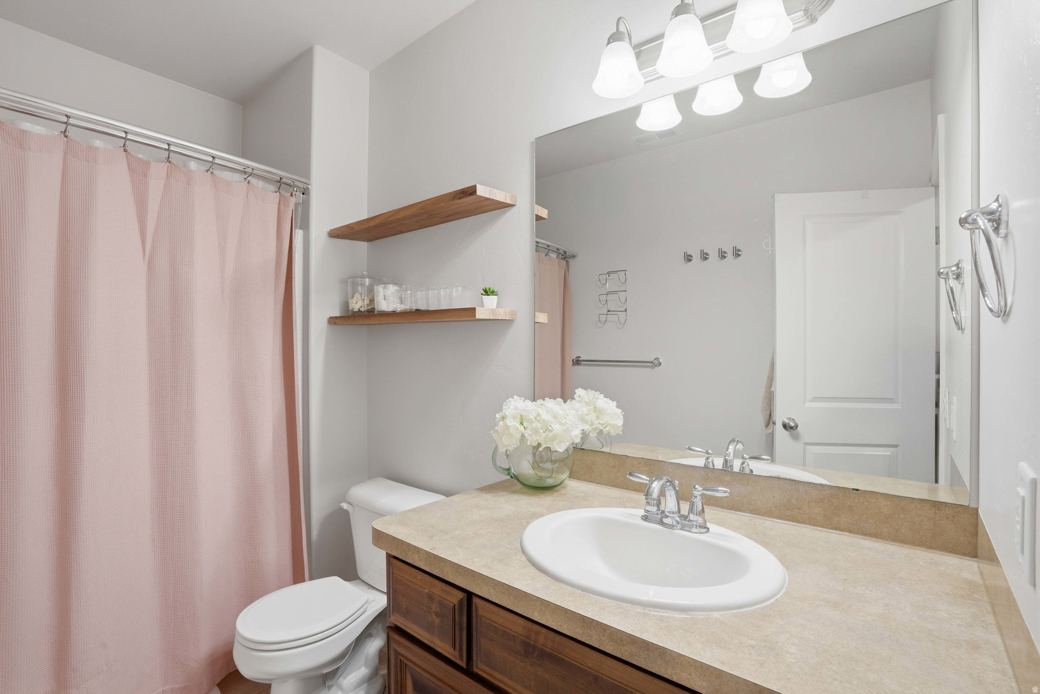 121 W MISTY LN