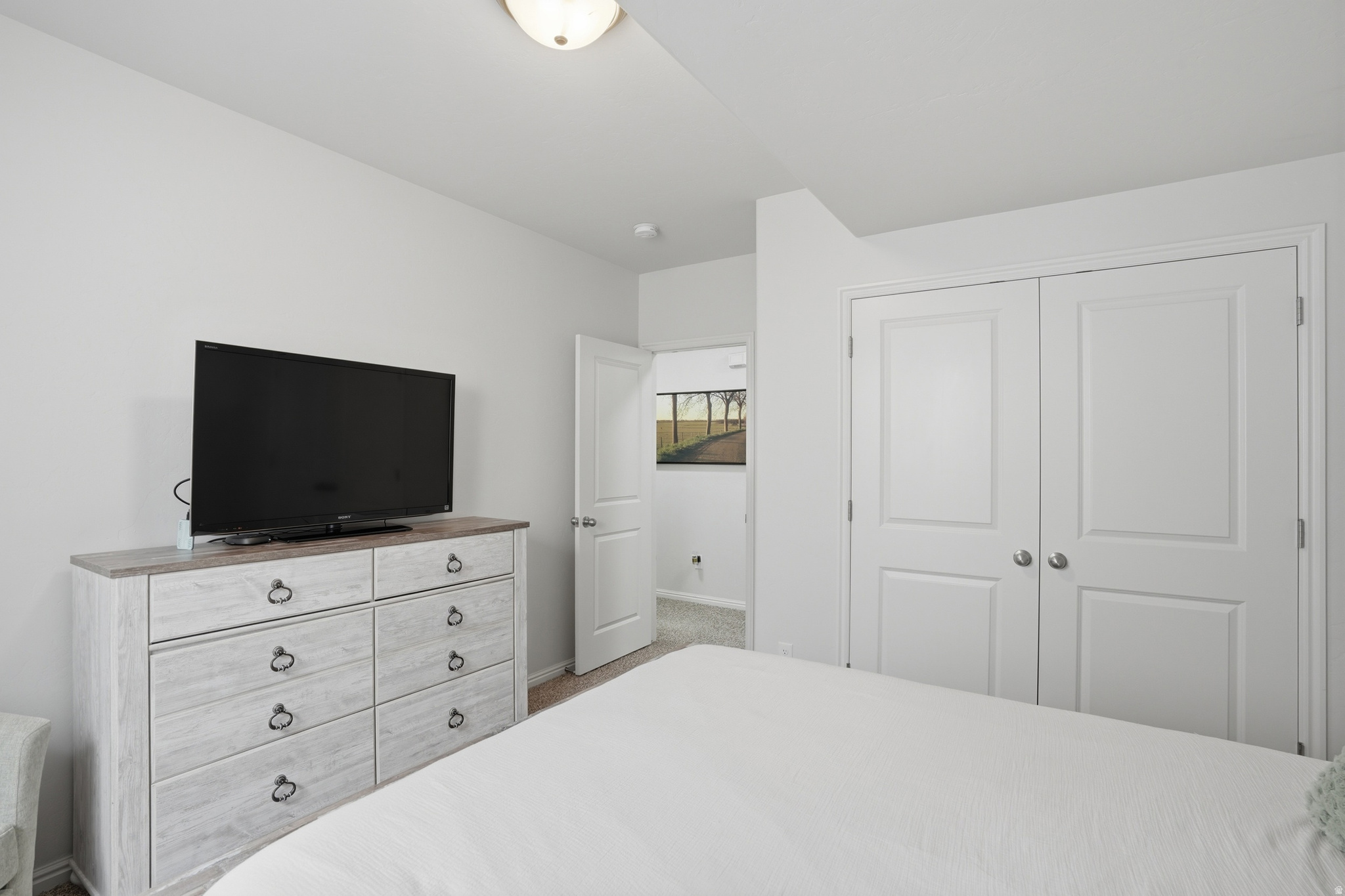 121 W MISTY LN